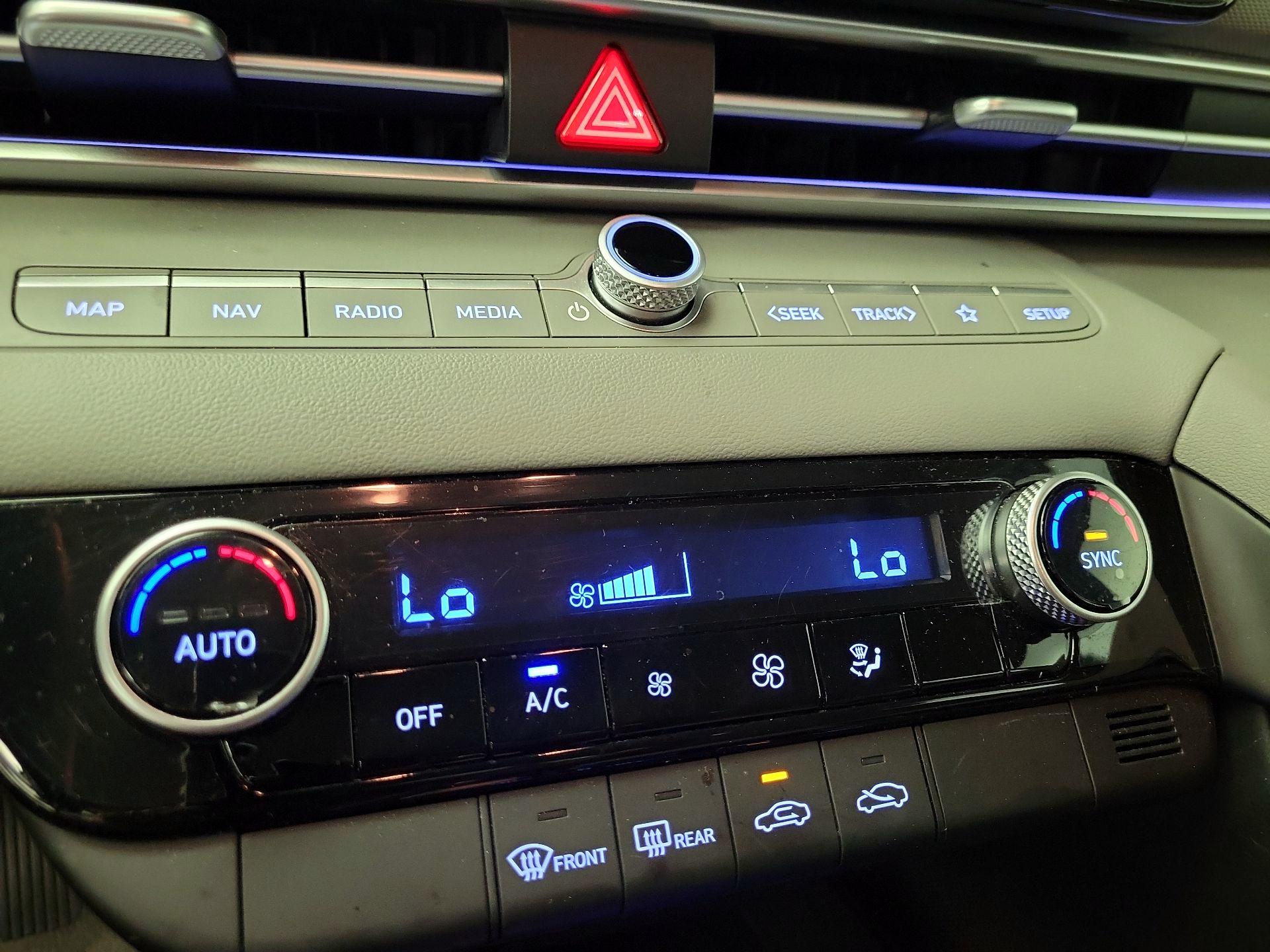 Thumbnail: 2024 Hyundai Elantra - 17