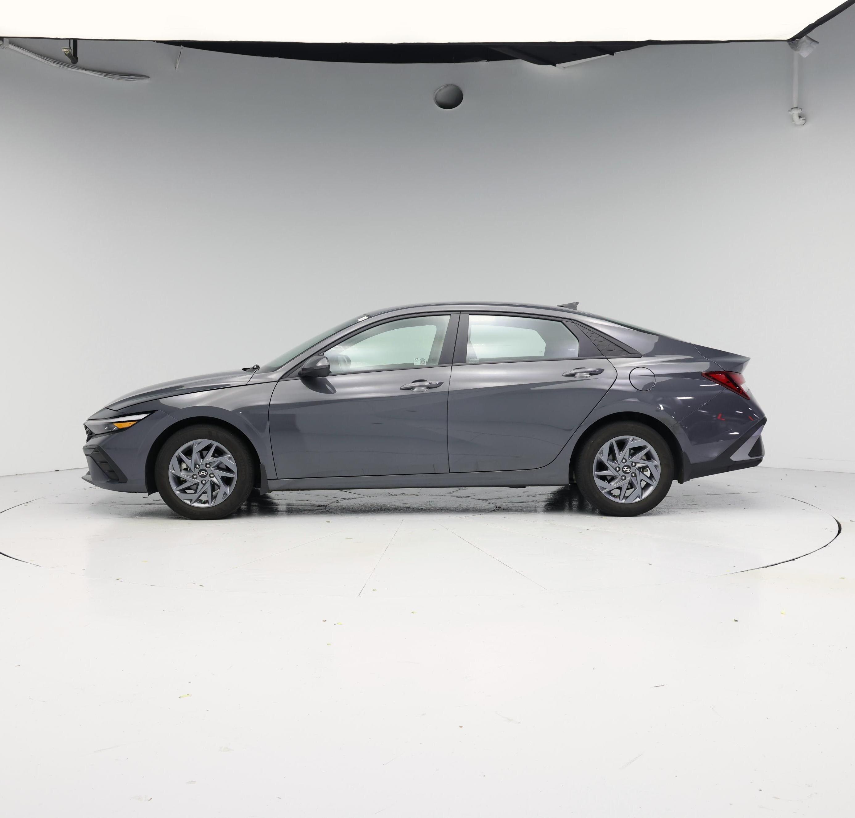 Thumbnail: 2024 Hyundai Elantra - 3