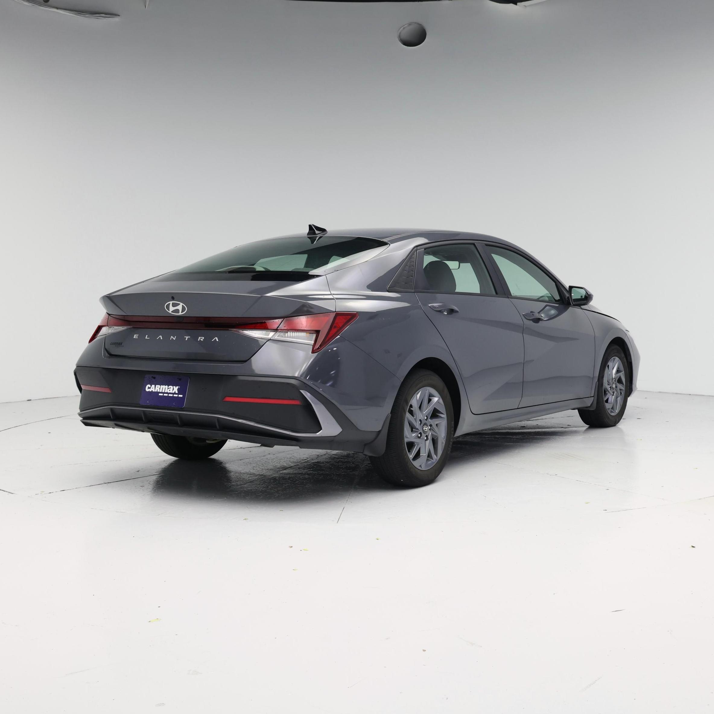 Thumbnail: 2024 Hyundai Elantra - 8