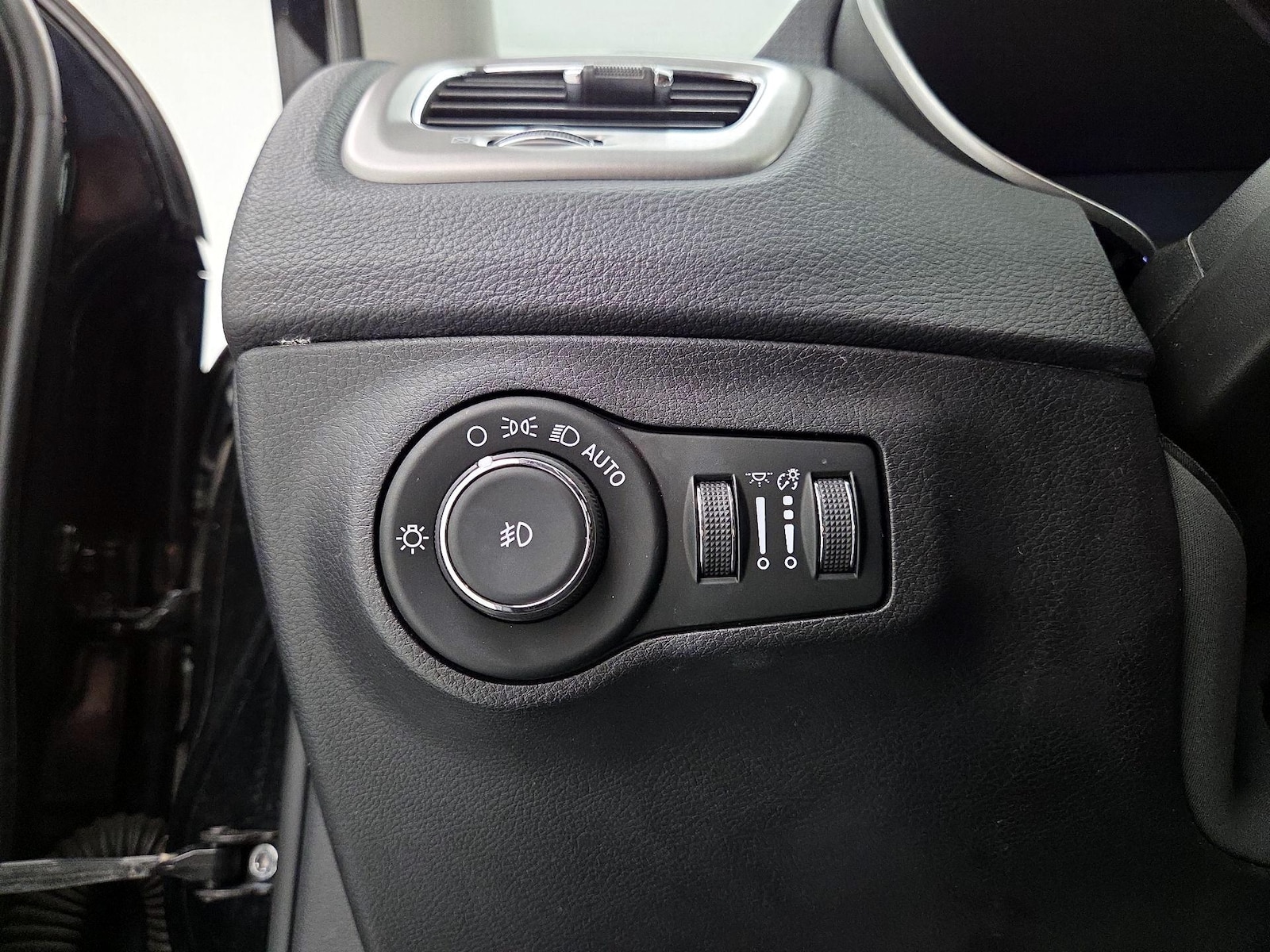 2020 Jeep Compass Latitude - Photo 14