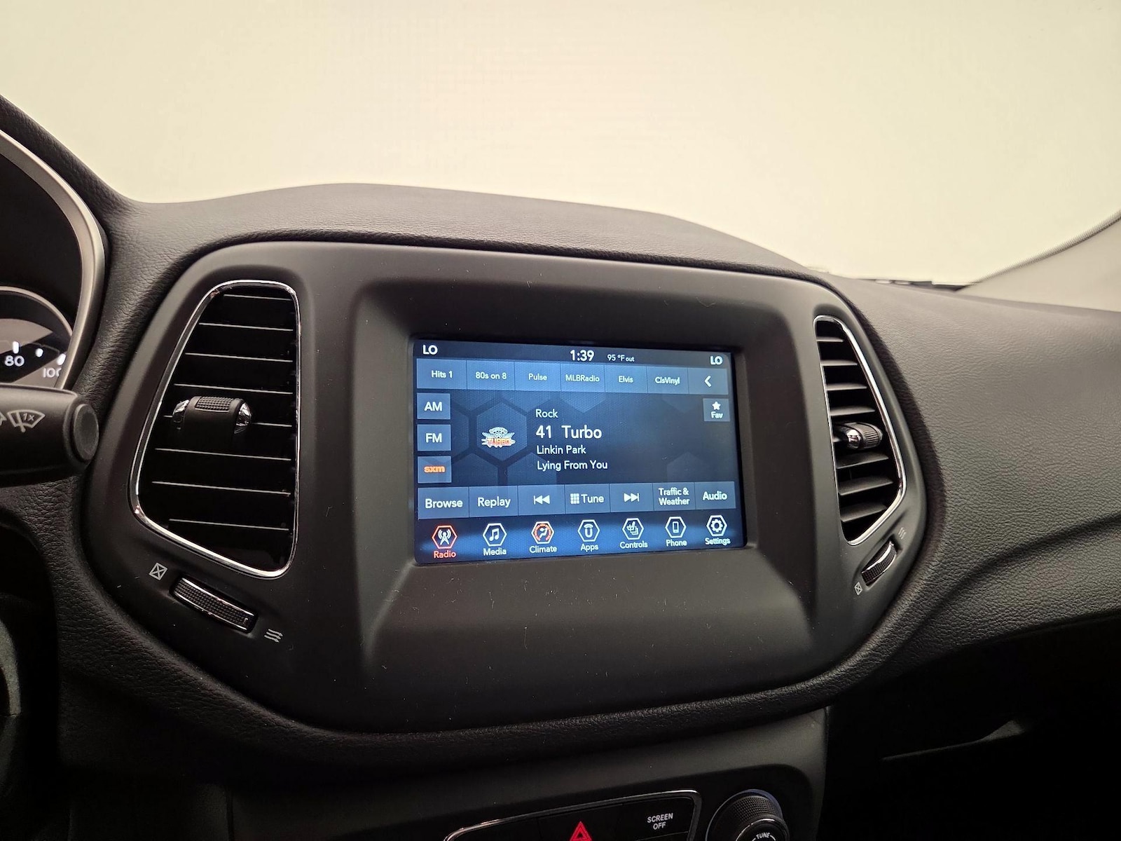 2020 Jeep Compass Latitude - Photo 16