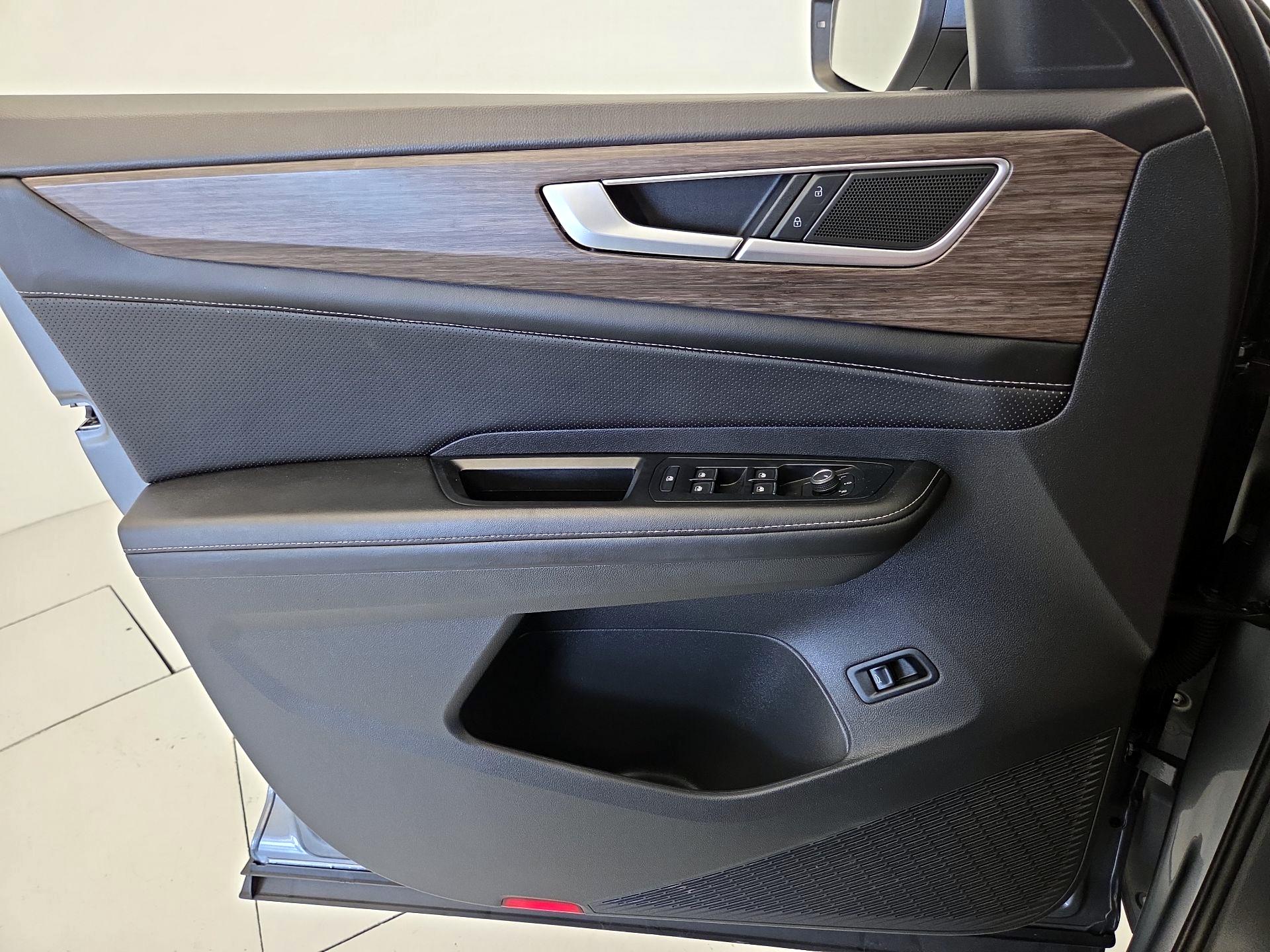 Thumbnail: 2024 Volkswagen Atlas - 12