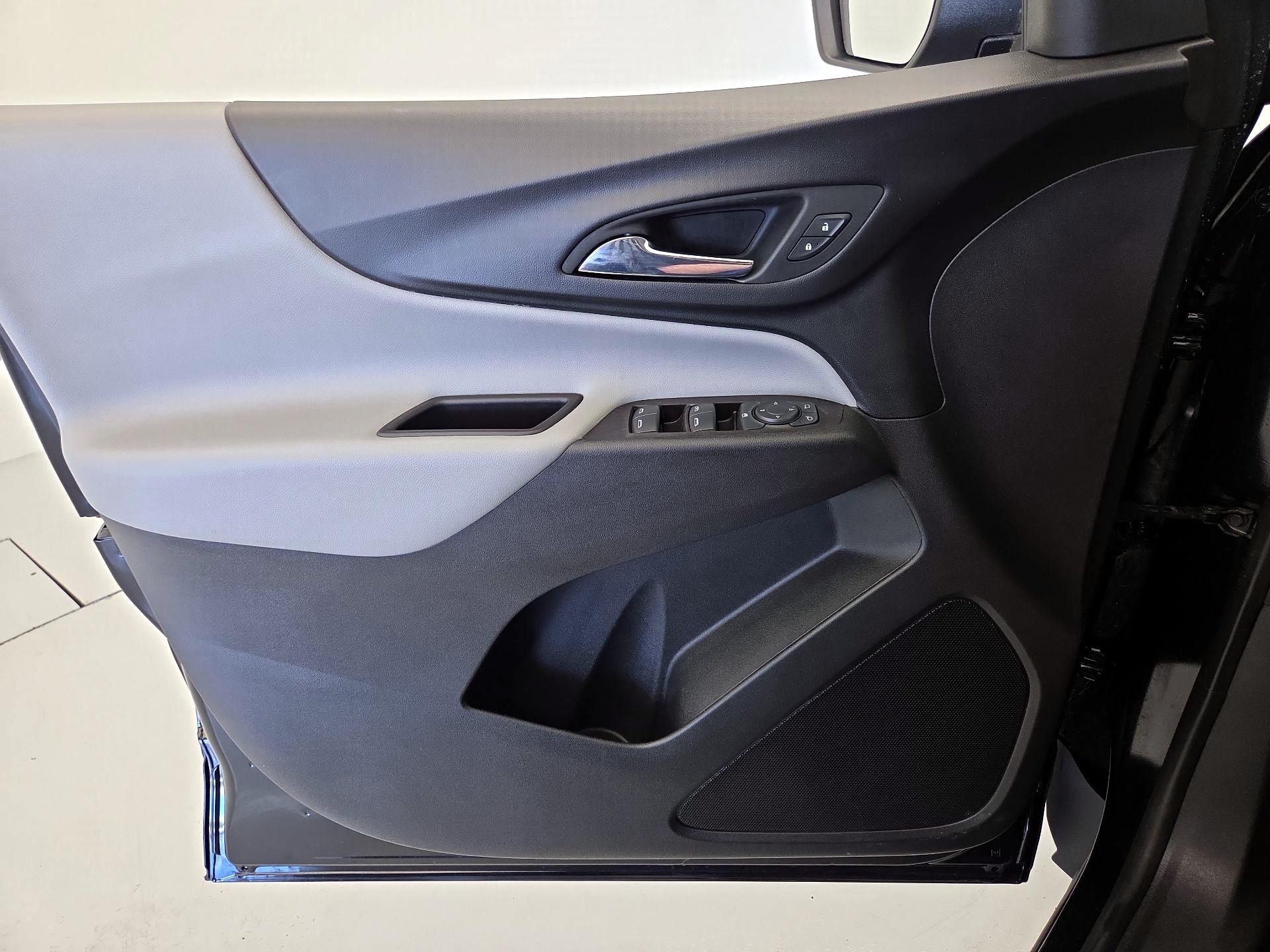 Thumbnail: 2022 Chevrolet Equinox - 12