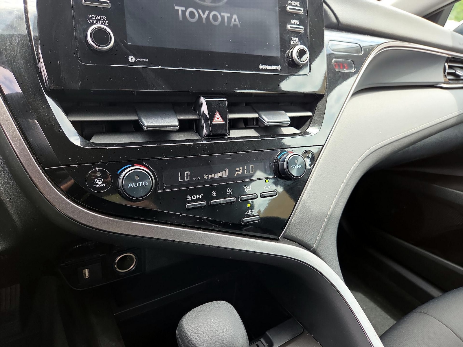 2024 Toyota Camry LE - Photo 17