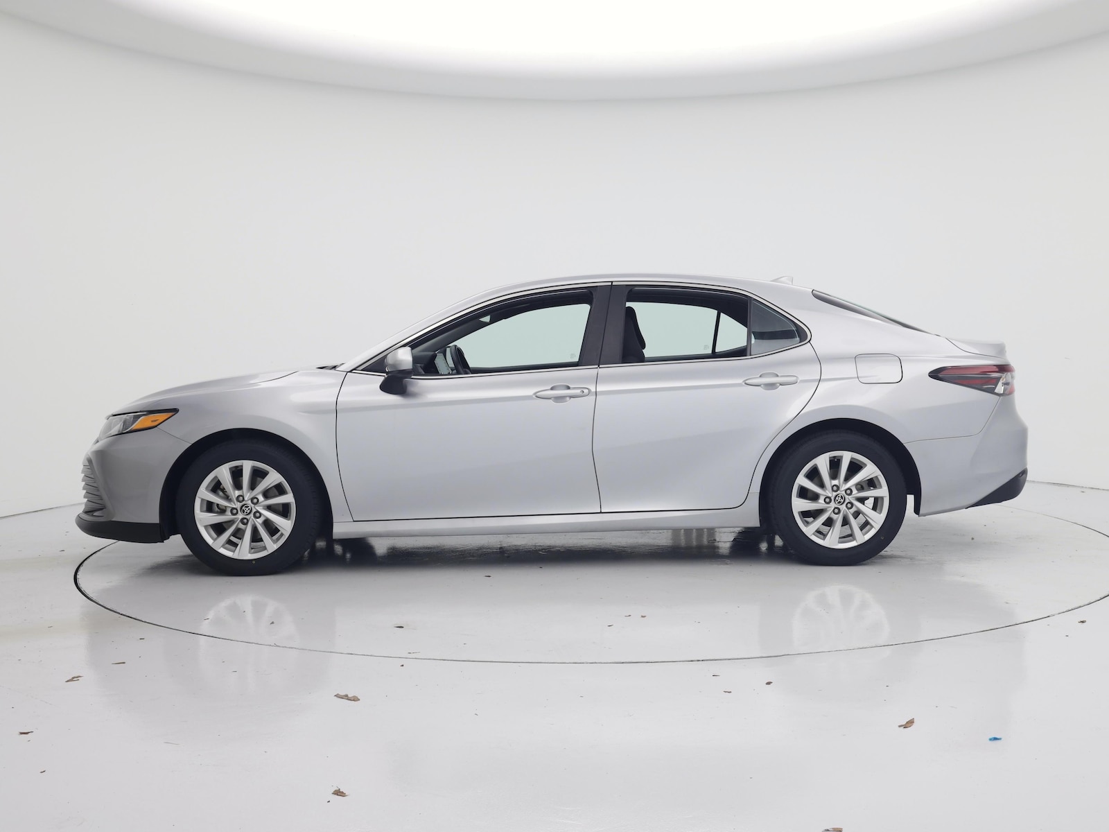 2024 Toyota Camry LE - Photo 4