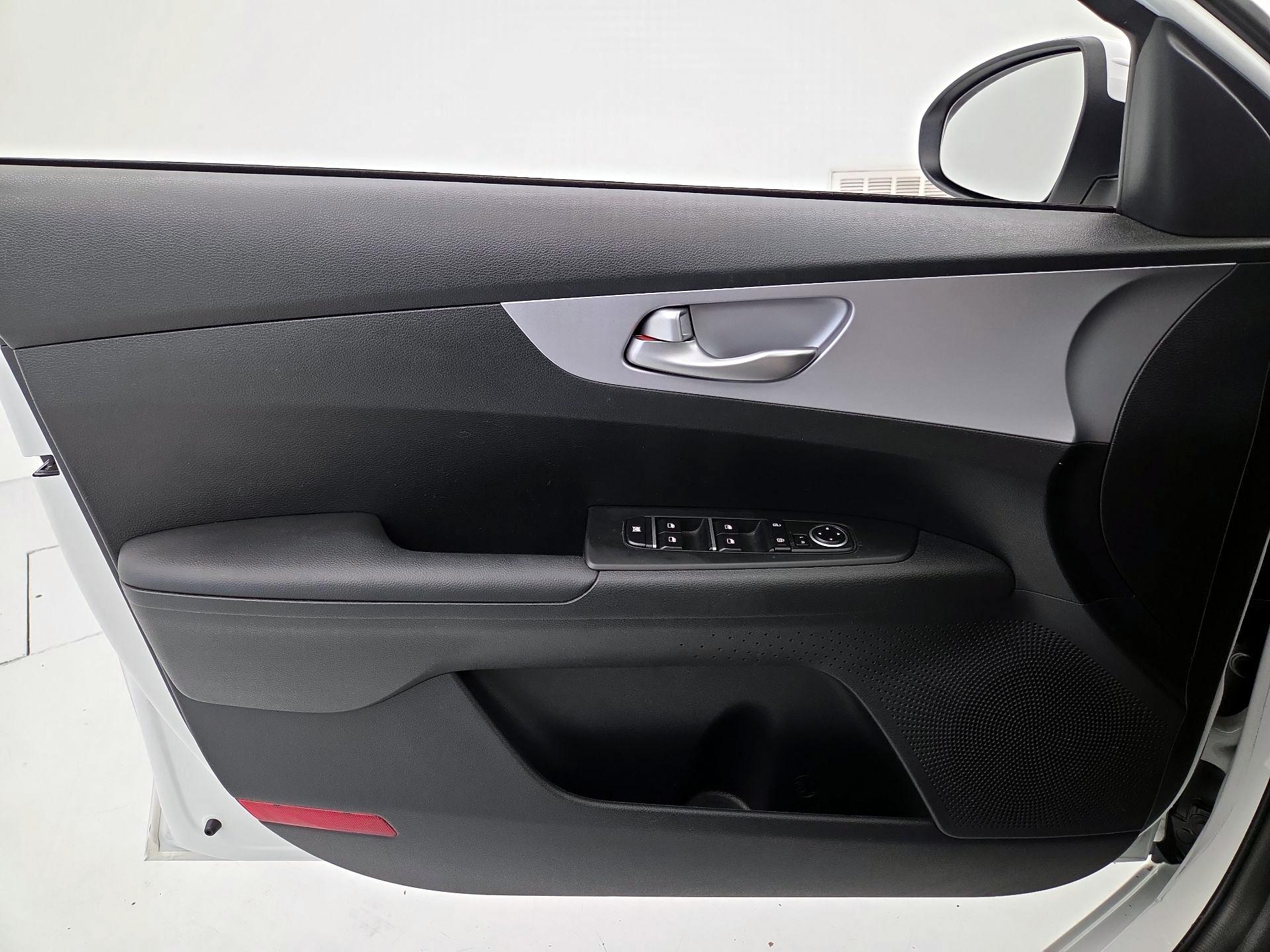 Thumbnail: 2024 Kia Forte - 12