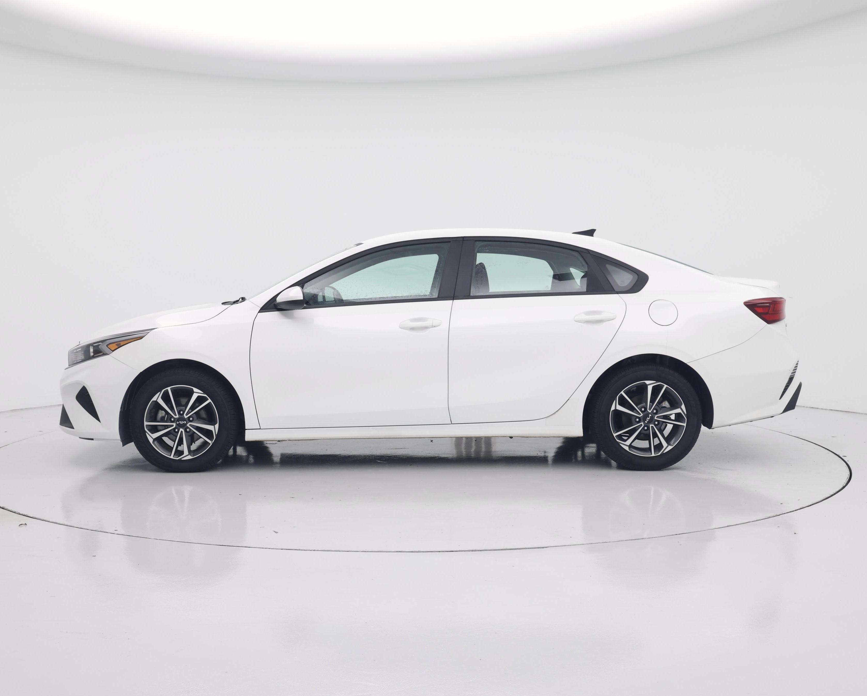Thumbnail: 2024 Kia Forte - 3