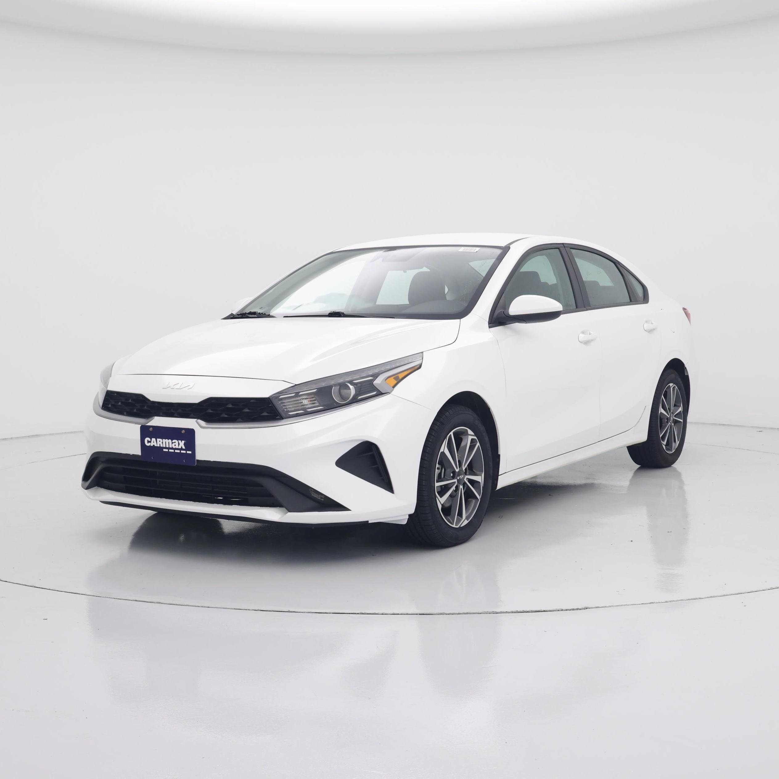 Thumbnail: 2024 Kia Forte - 4