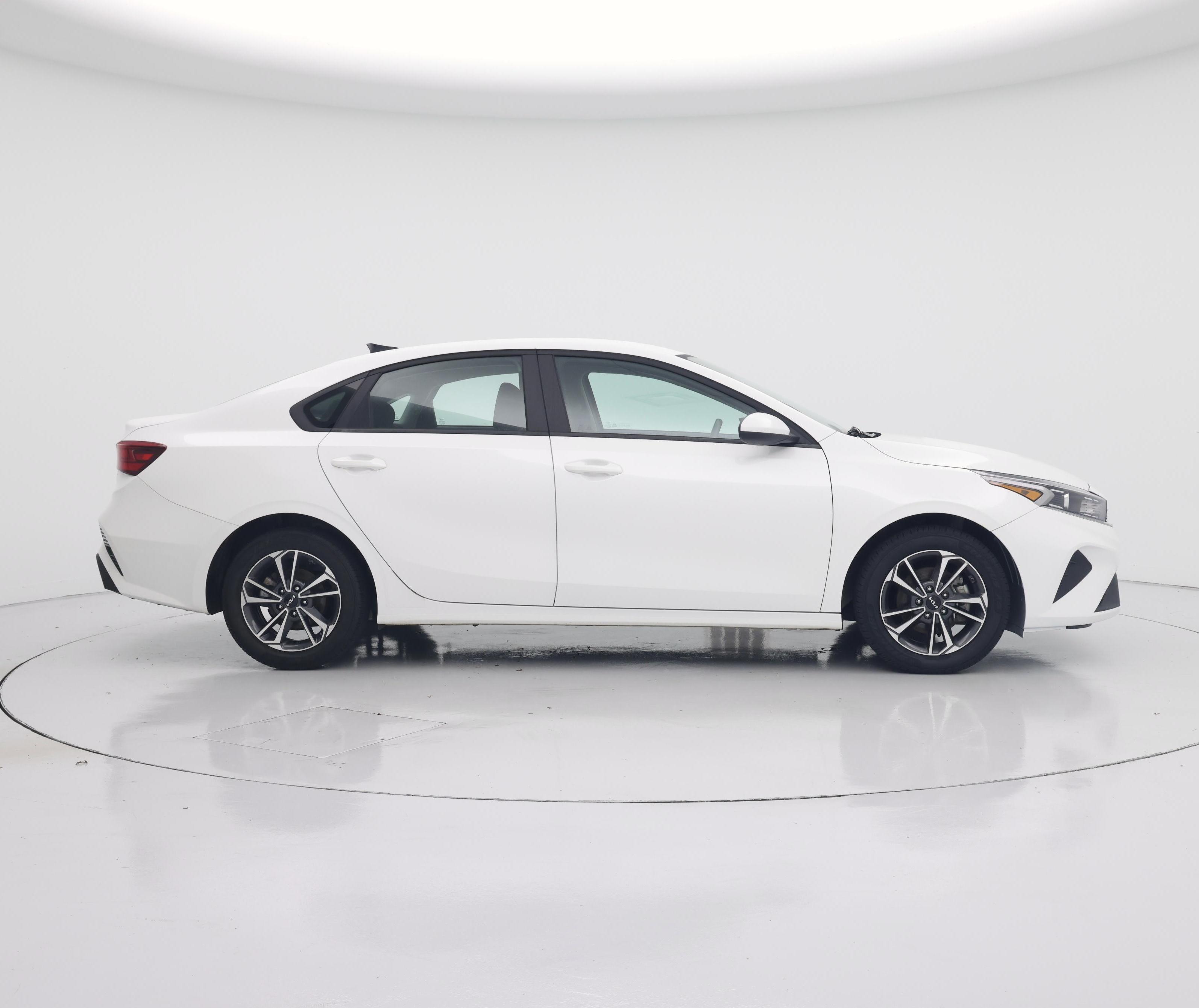 Thumbnail: 2024 Kia Forte - 7