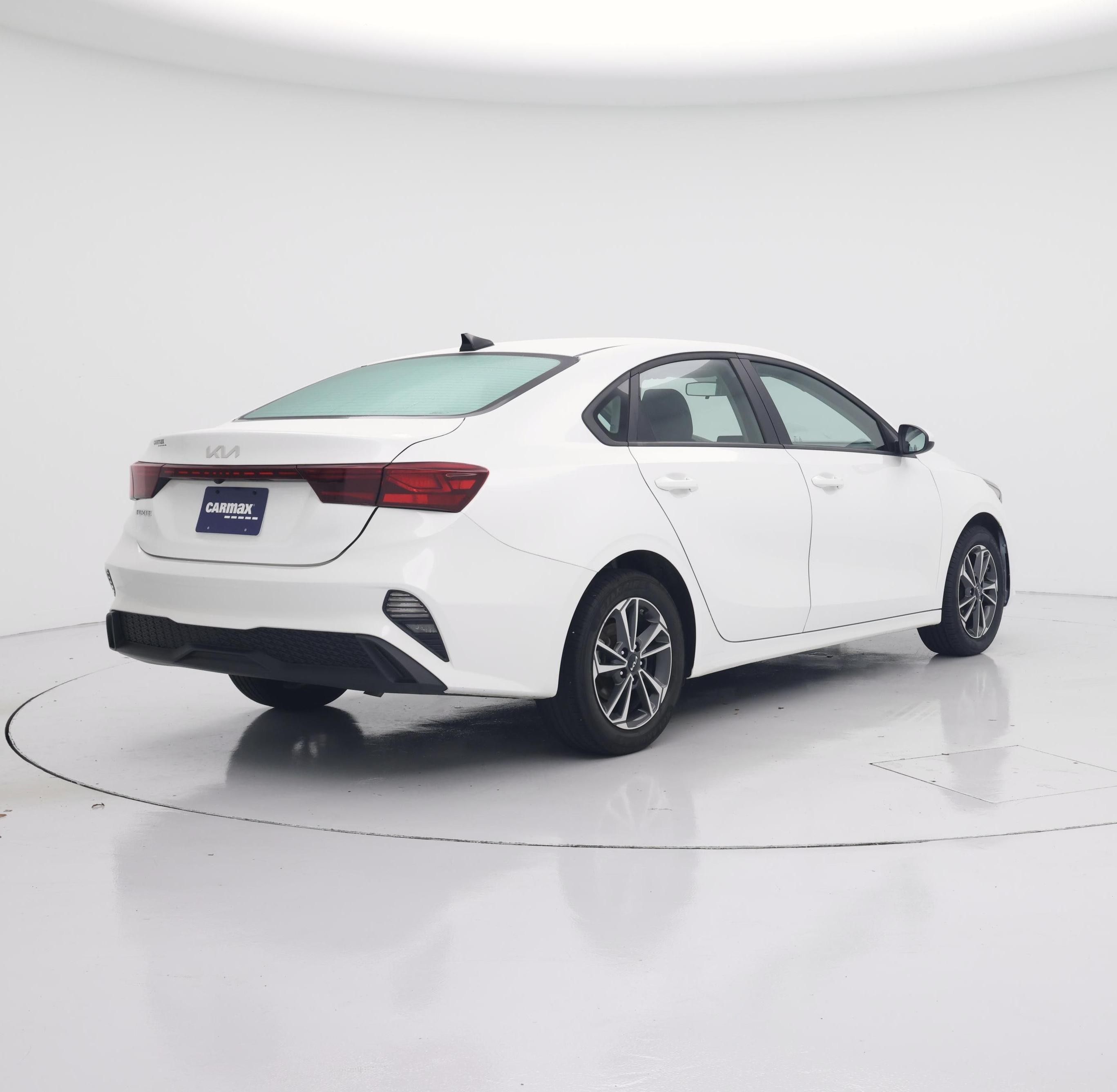Thumbnail: 2024 Kia Forte - 8