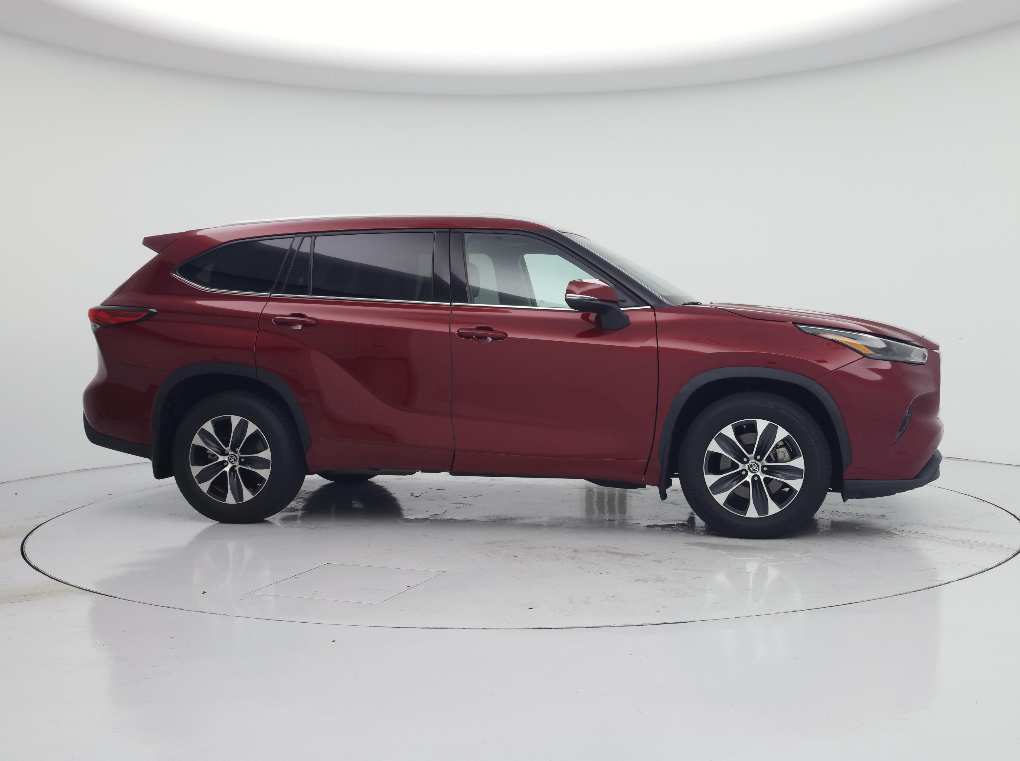 Thumbnail: 2022 Toyota Highlander - 7
