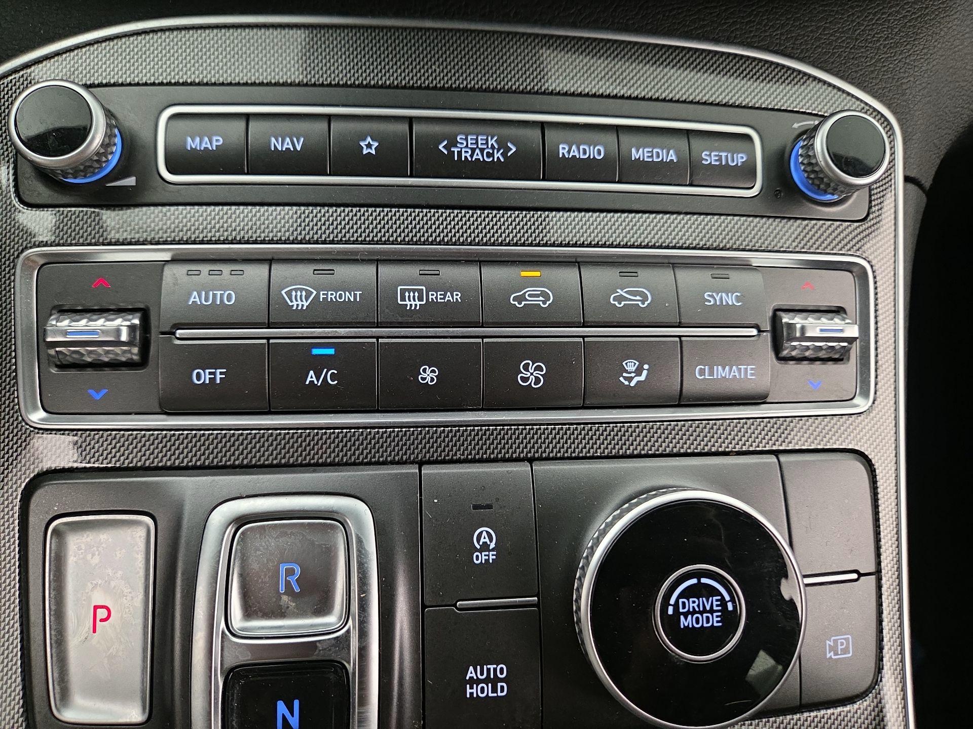Thumbnail: 2023 Hyundai Santa Fe - 16