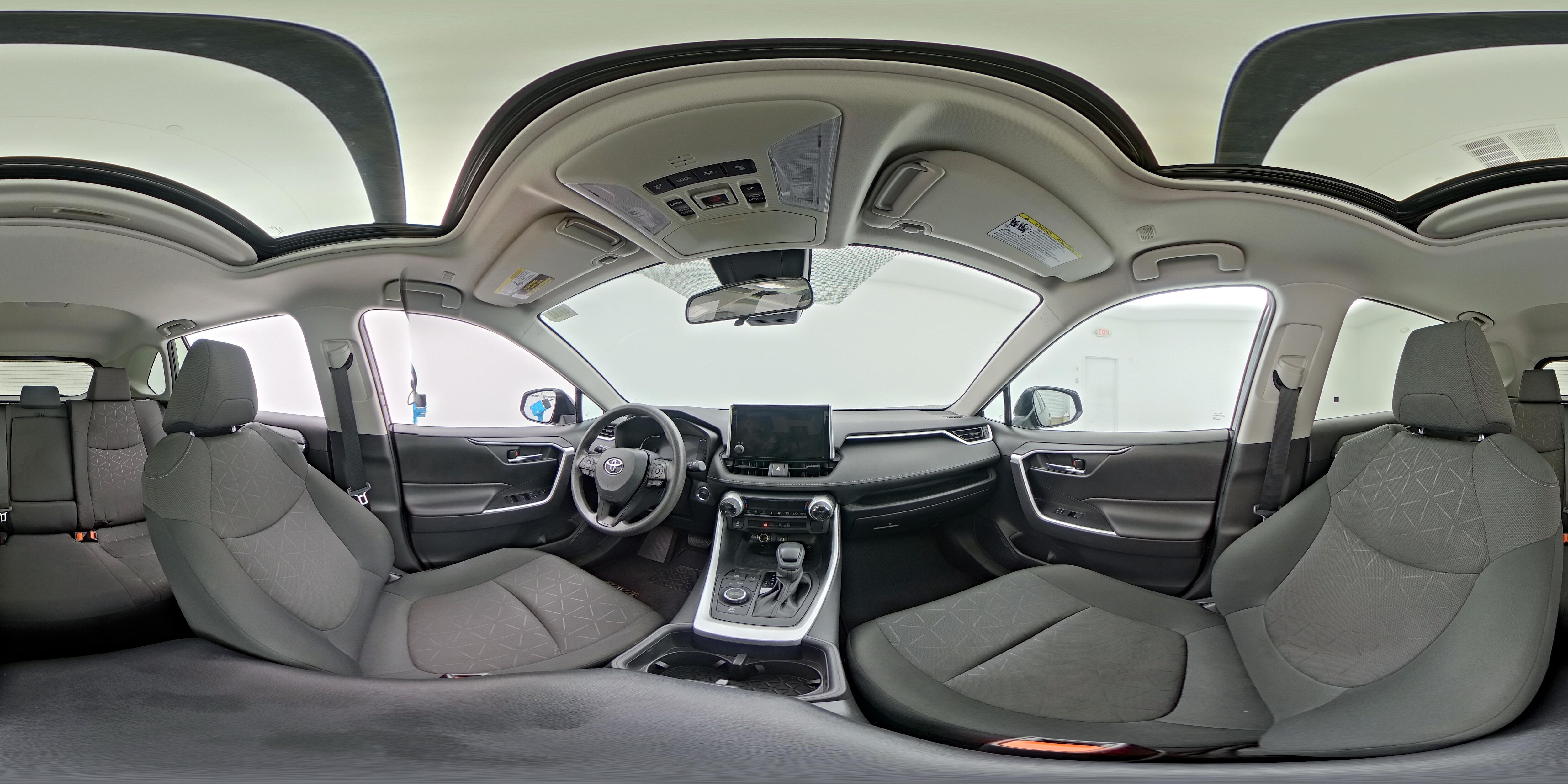 2024 Toyota RAV4 XLE - Photo 25