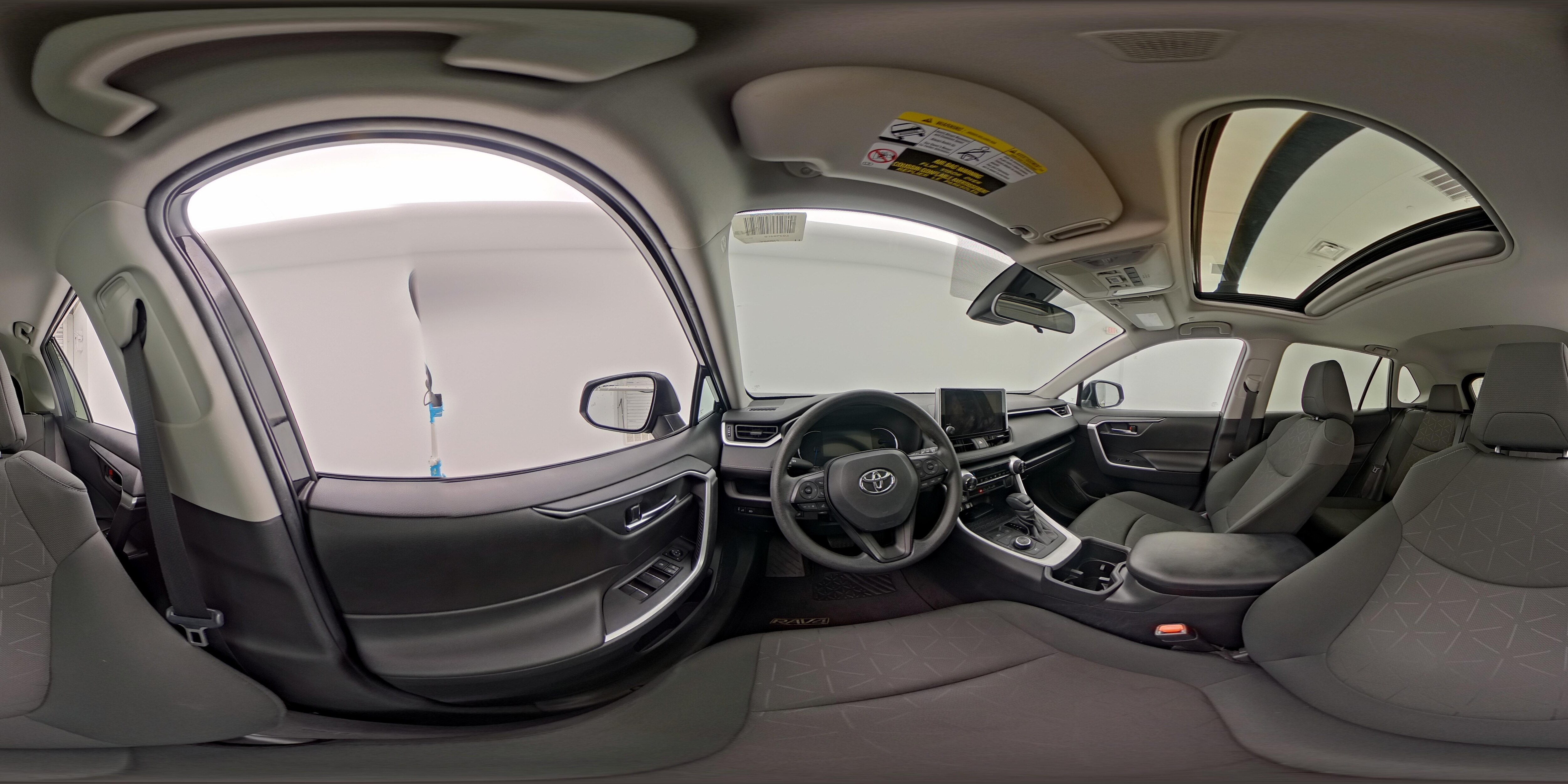 2024 Toyota RAV4 XLE - Photo 27
