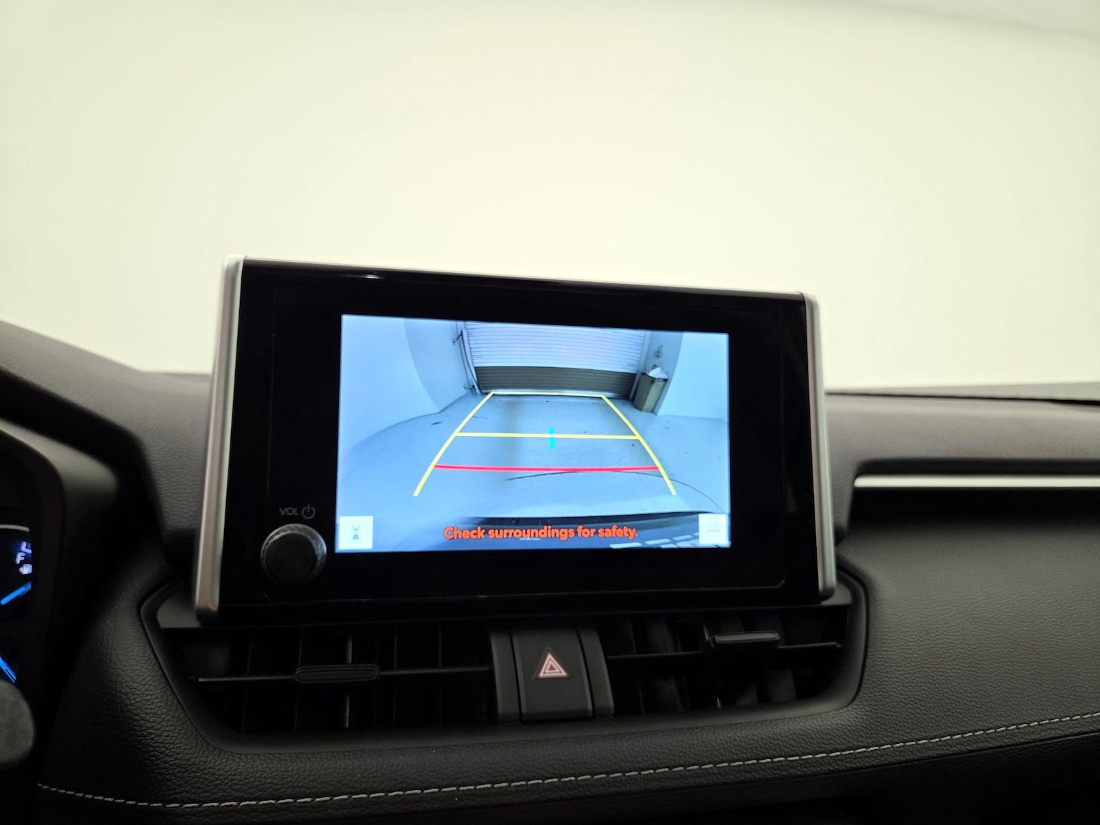 2024 Toyota RAV4 XLE - Photo 15