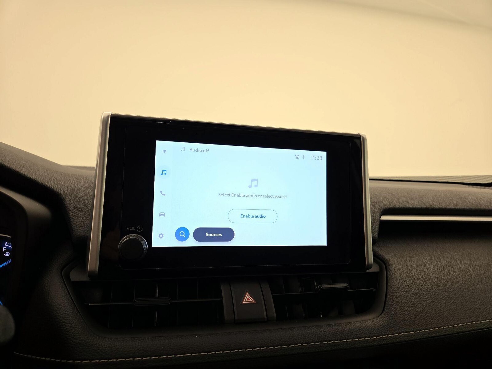 2024 Toyota RAV4 XLE - Photo 16