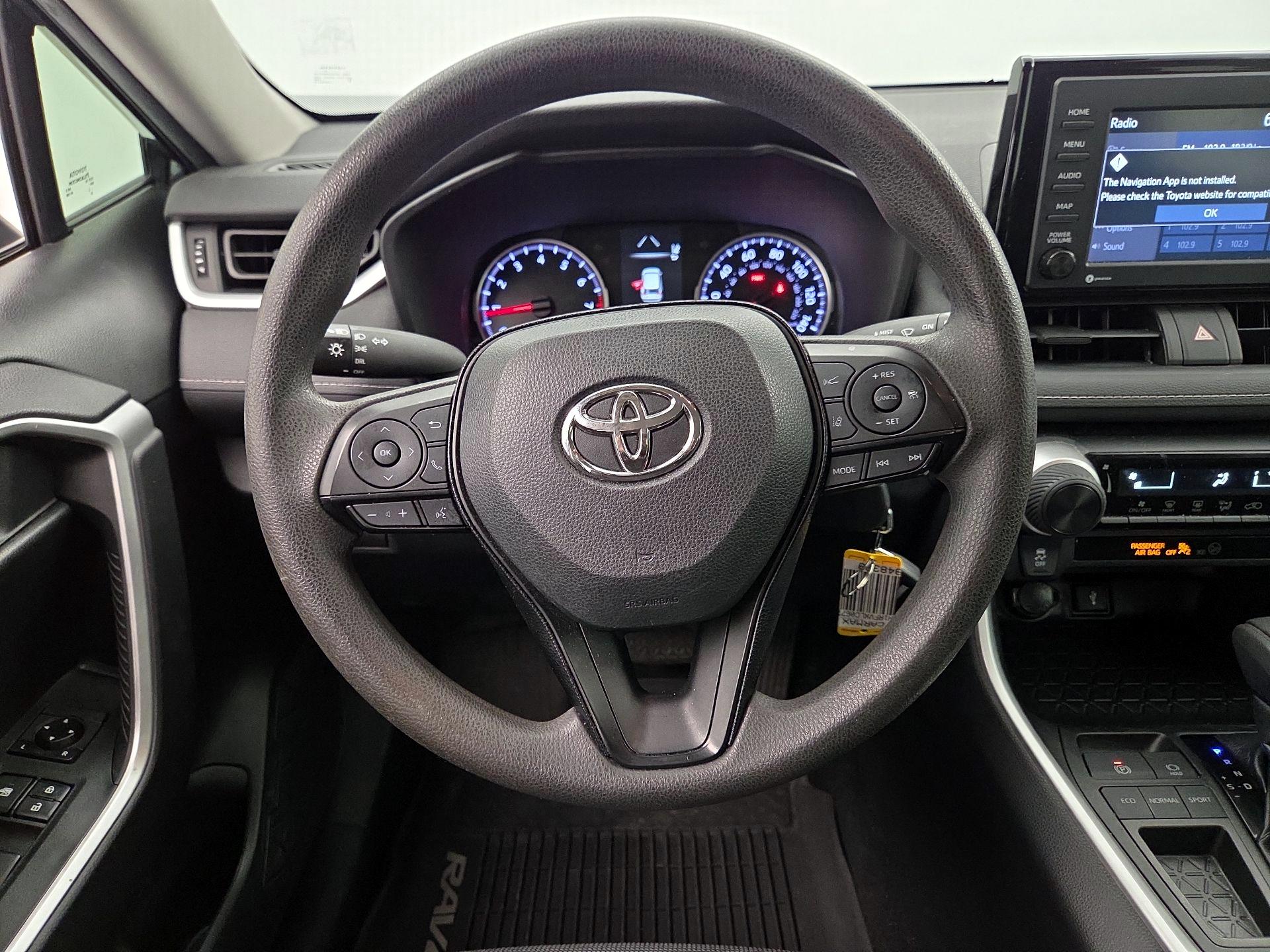 Thumbnail: 2020 Toyota RAV4 - 10