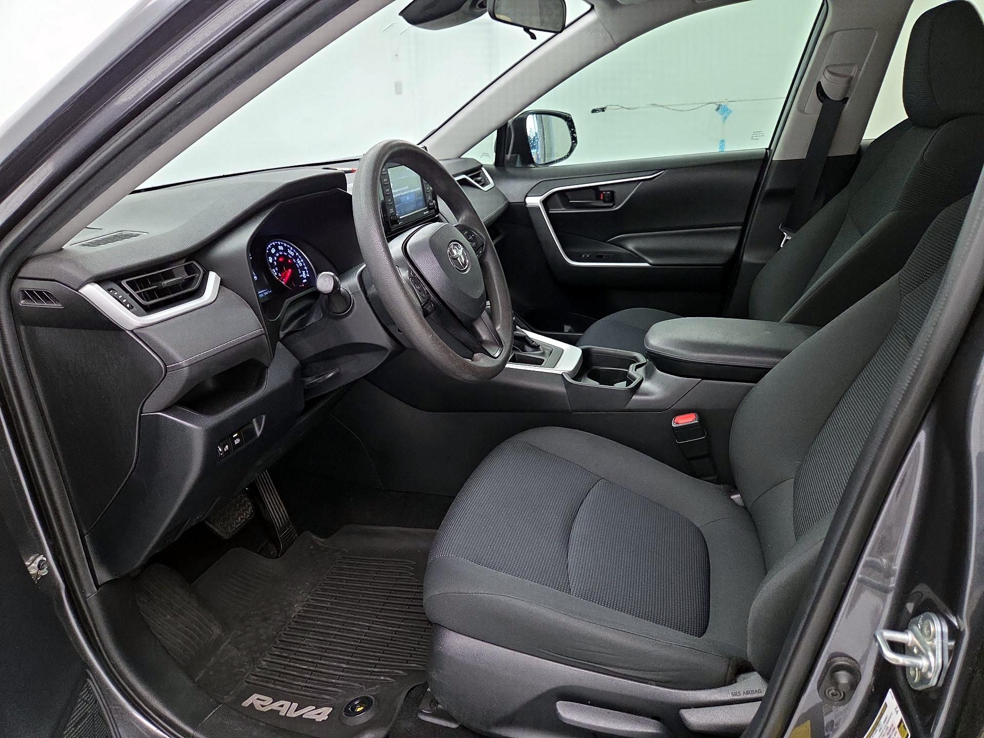 Thumbnail: 2020 Toyota RAV4 - 11