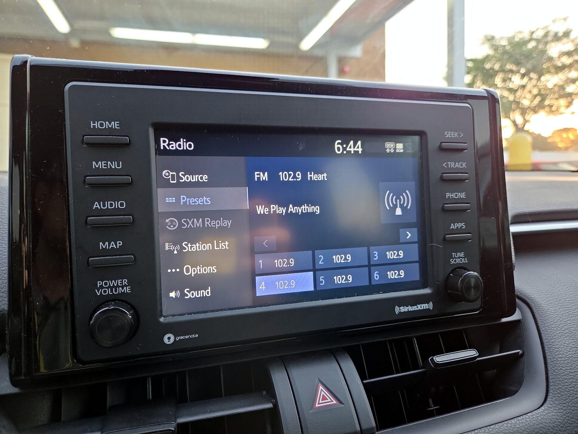 Thumbnail: 2020 Toyota RAV4 - 15