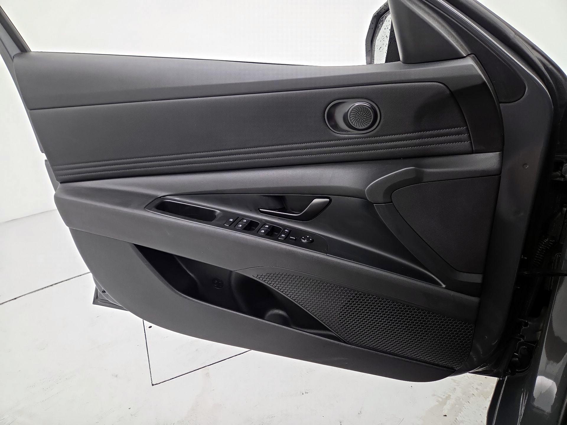 Thumbnail: 2025 Hyundai Elantra - 12