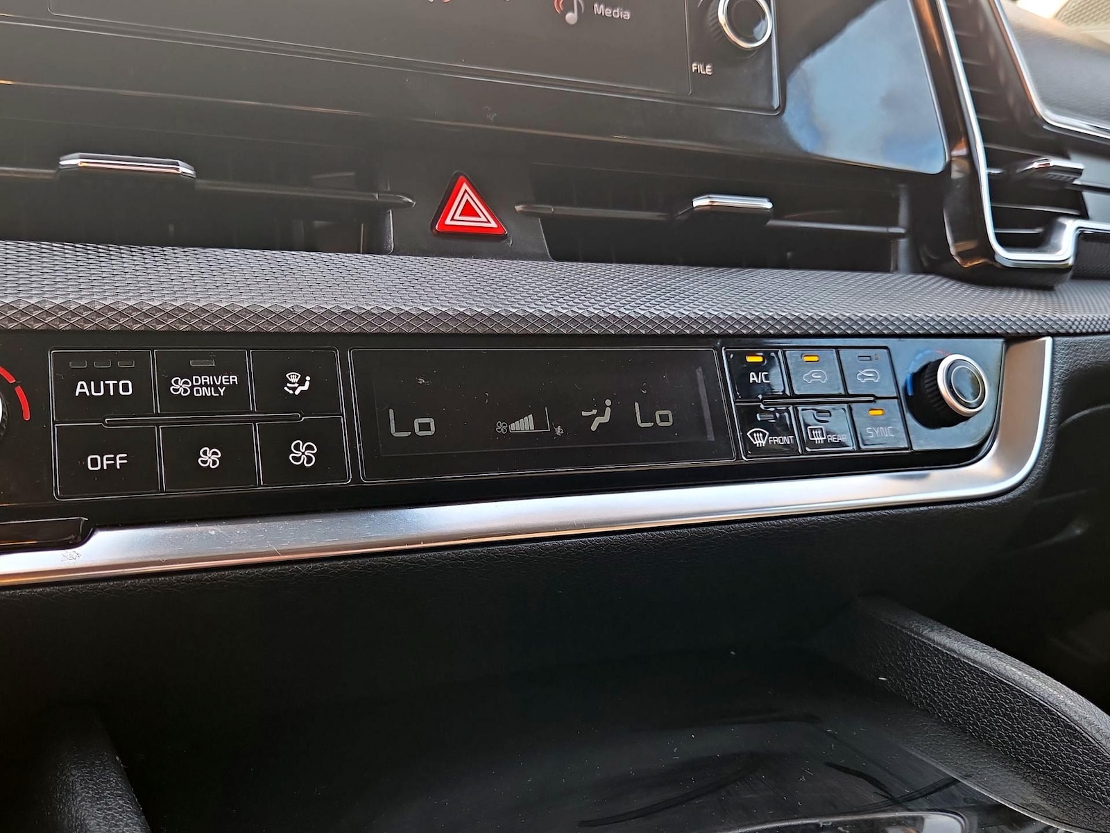 2023 Kia Sportage LX Hybrid - Photo 17