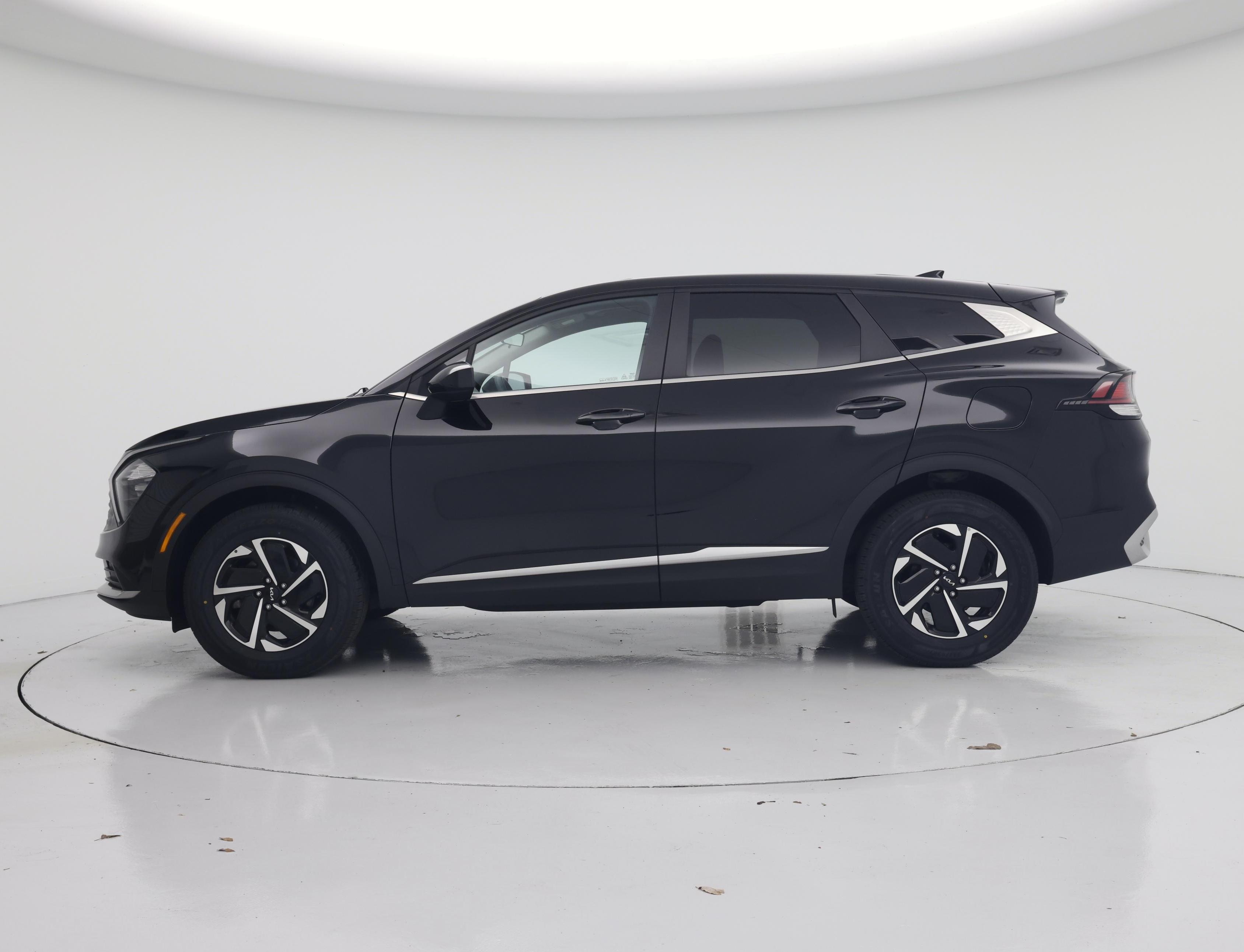 Thumbnail: 2023 Kia Sportage - 3