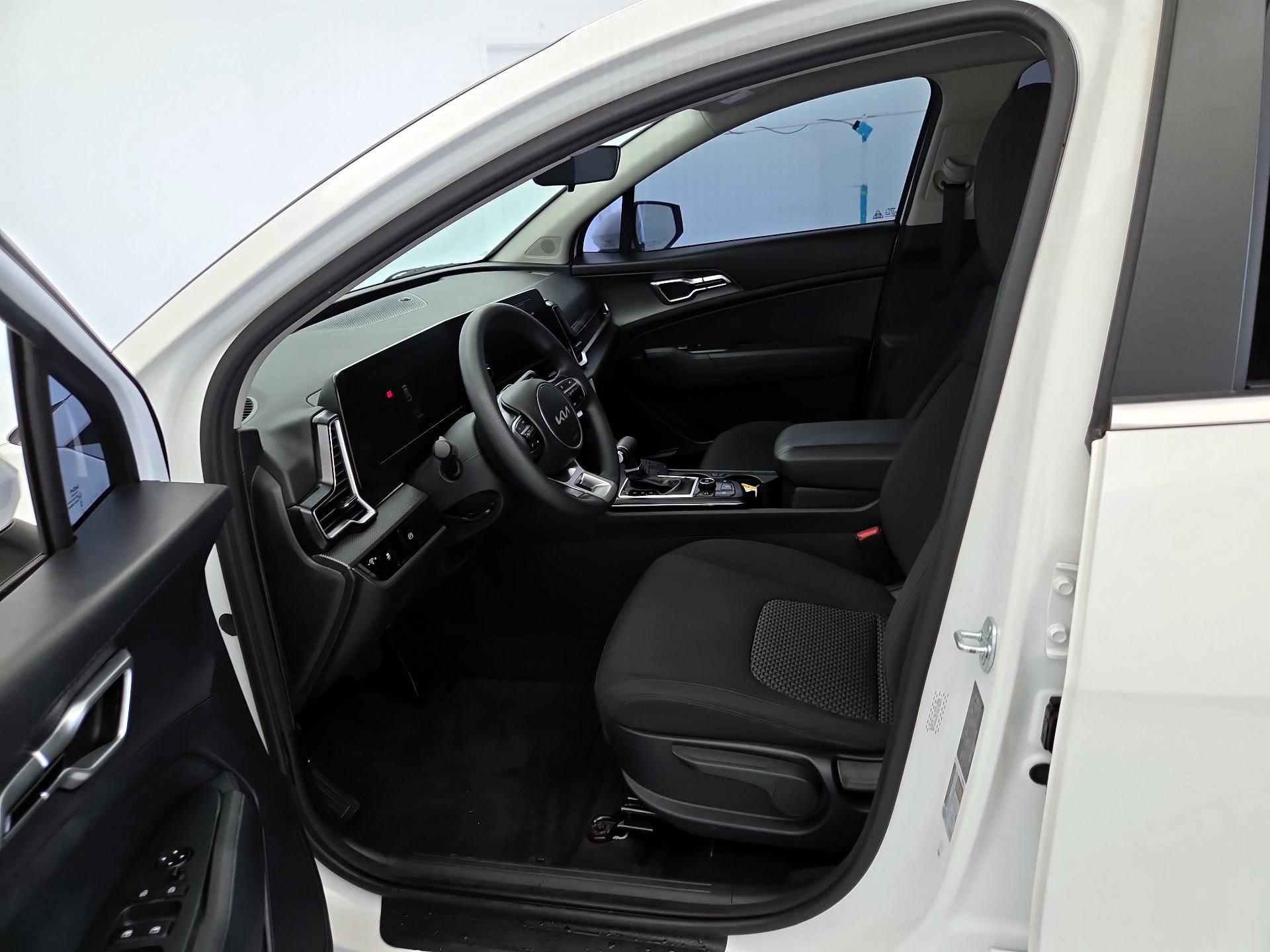 Thumbnail: 2024 Kia Sportage - 11