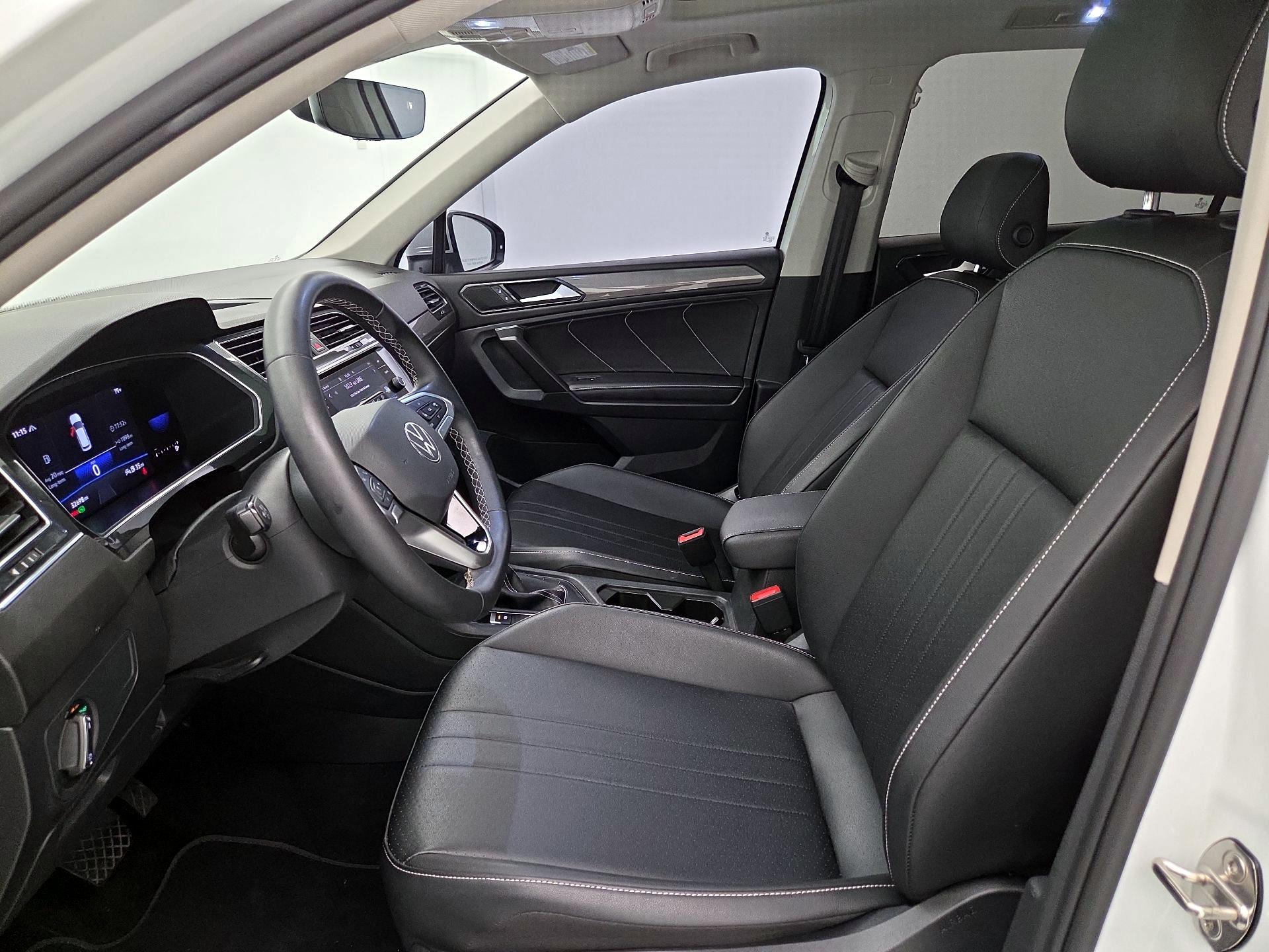 Thumbnail: 2023 Volkswagen Tiguan - 11