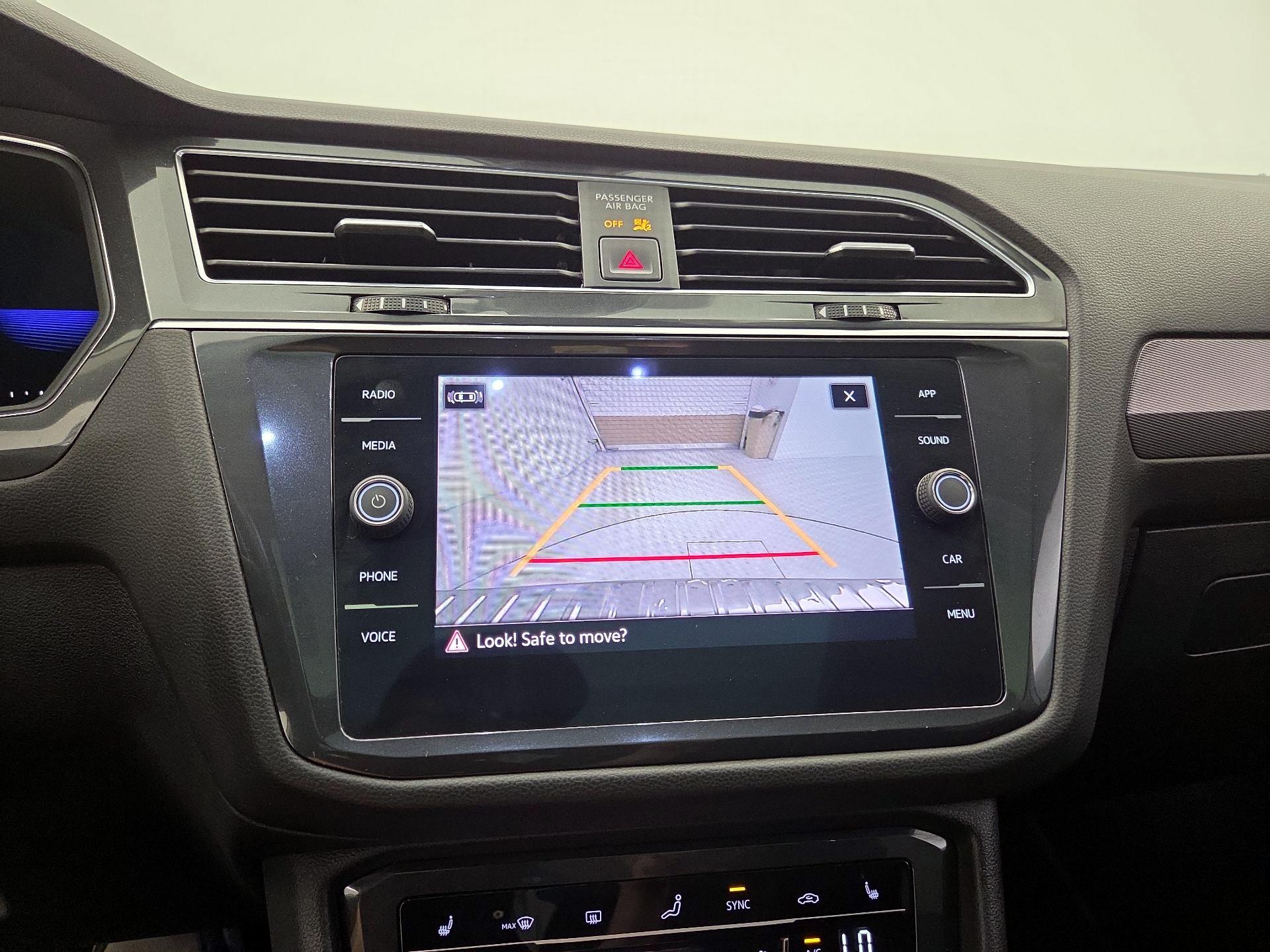 Thumbnail: 2023 Volkswagen Tiguan - 14