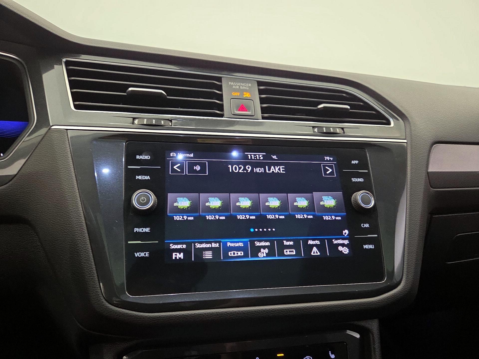 Thumbnail: 2023 Volkswagen Tiguan - 15