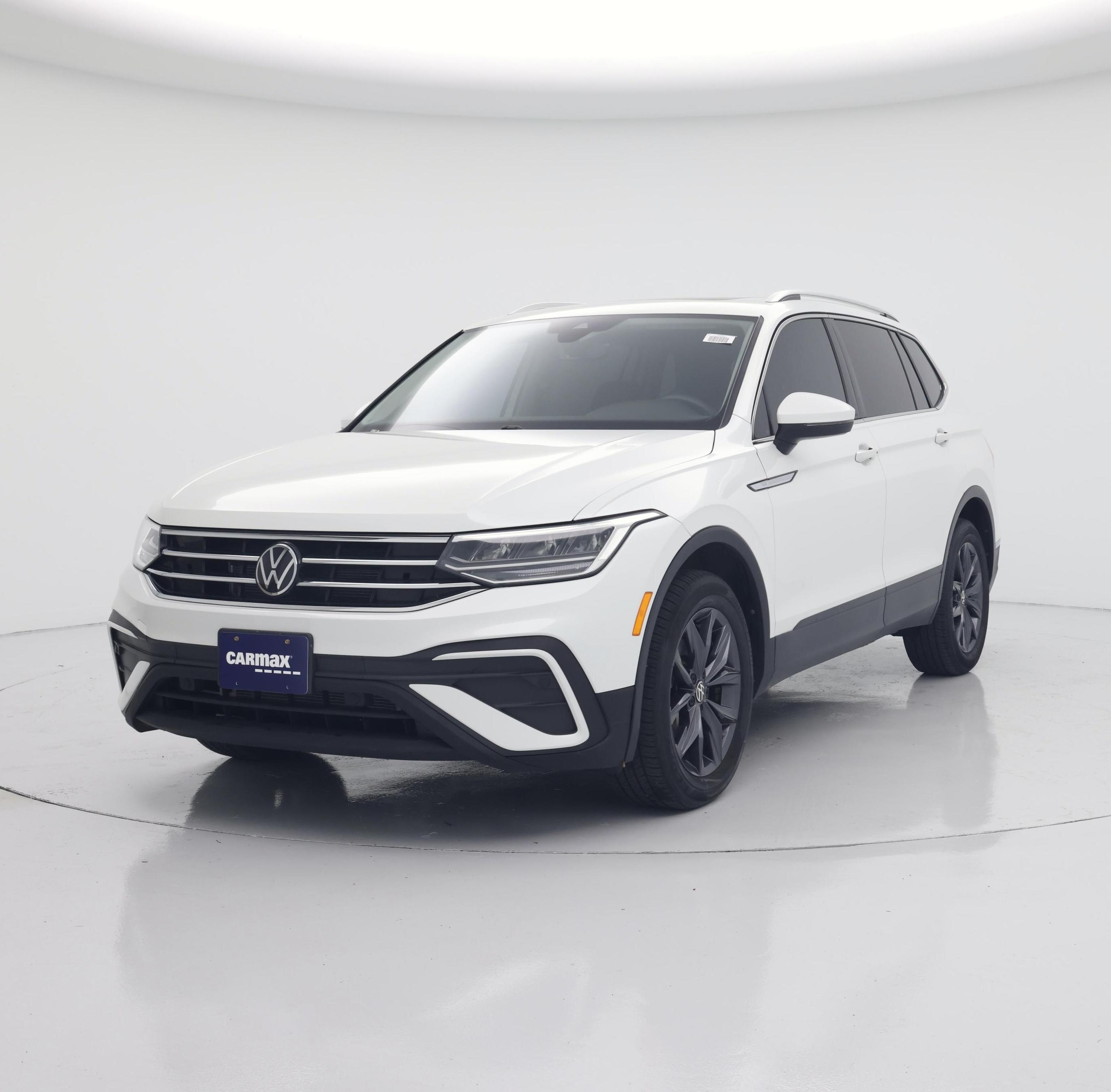 Thumbnail: 2023 Volkswagen Tiguan - 4