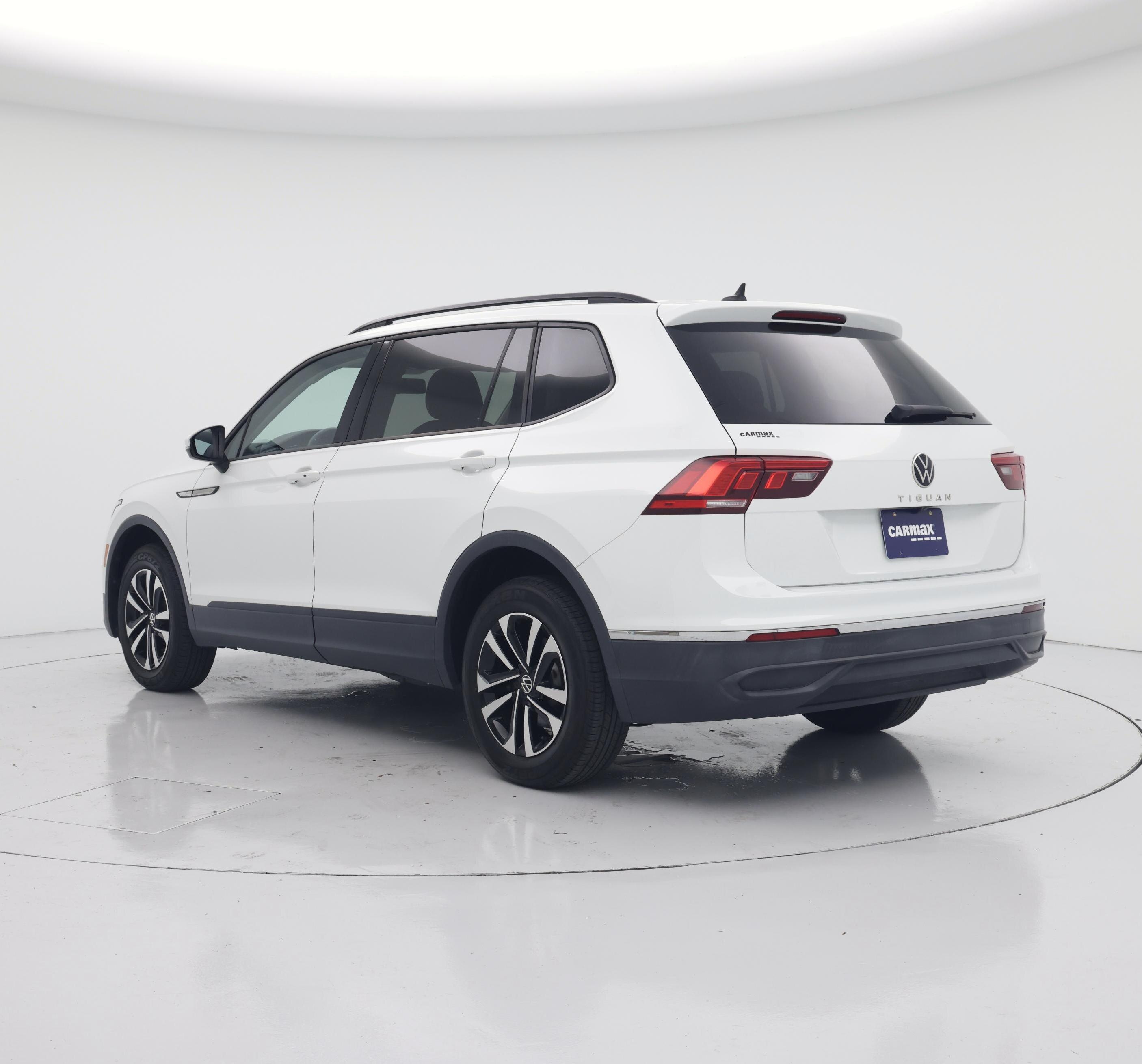 Thumbnail: 2022 Volkswagen Tiguan - 2