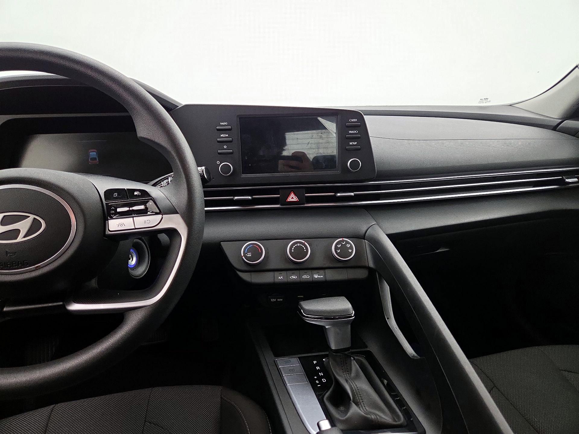 Thumbnail: 2025 Hyundai Elantra - 9