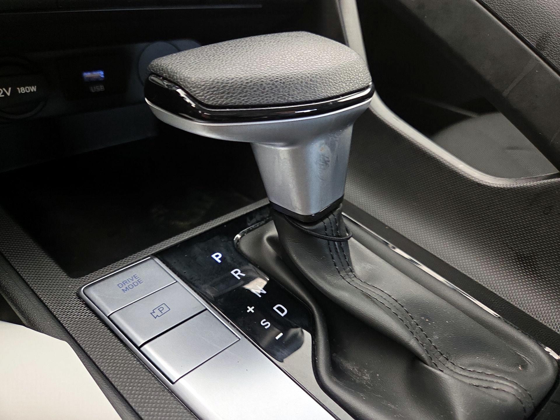 Thumbnail: 2025 Hyundai Elantra - 17