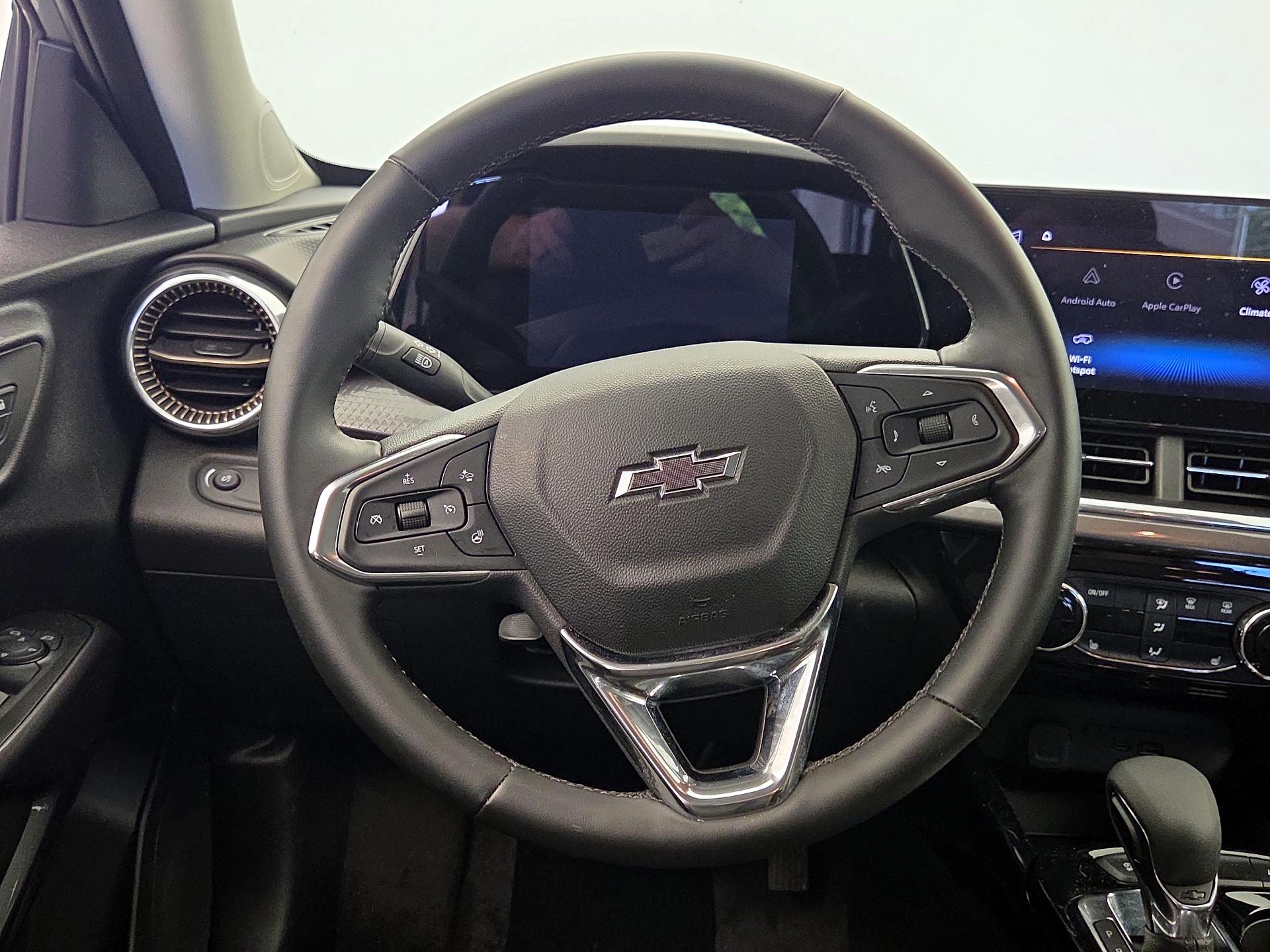 Thumbnail: 2025 Chevrolet Trax - 10