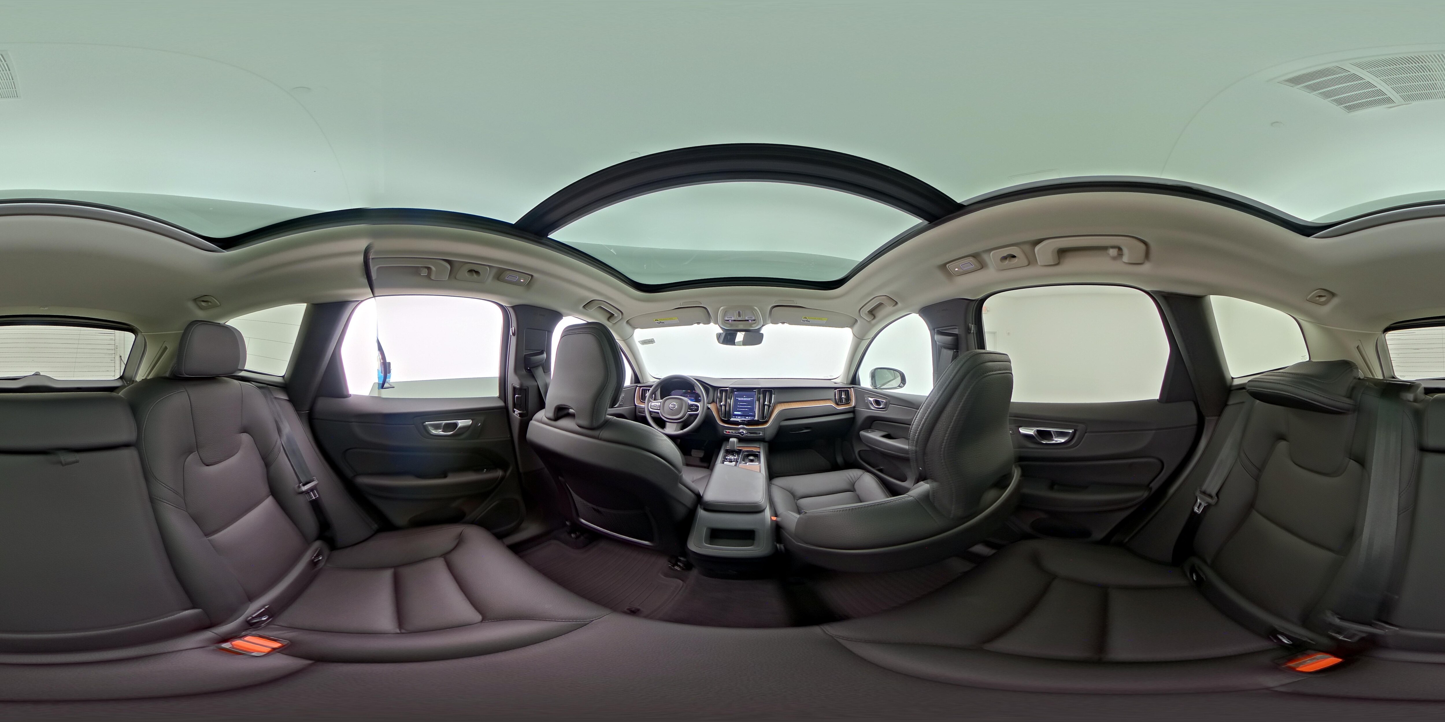 2024 Volvo XC60 Plus - Photo 26