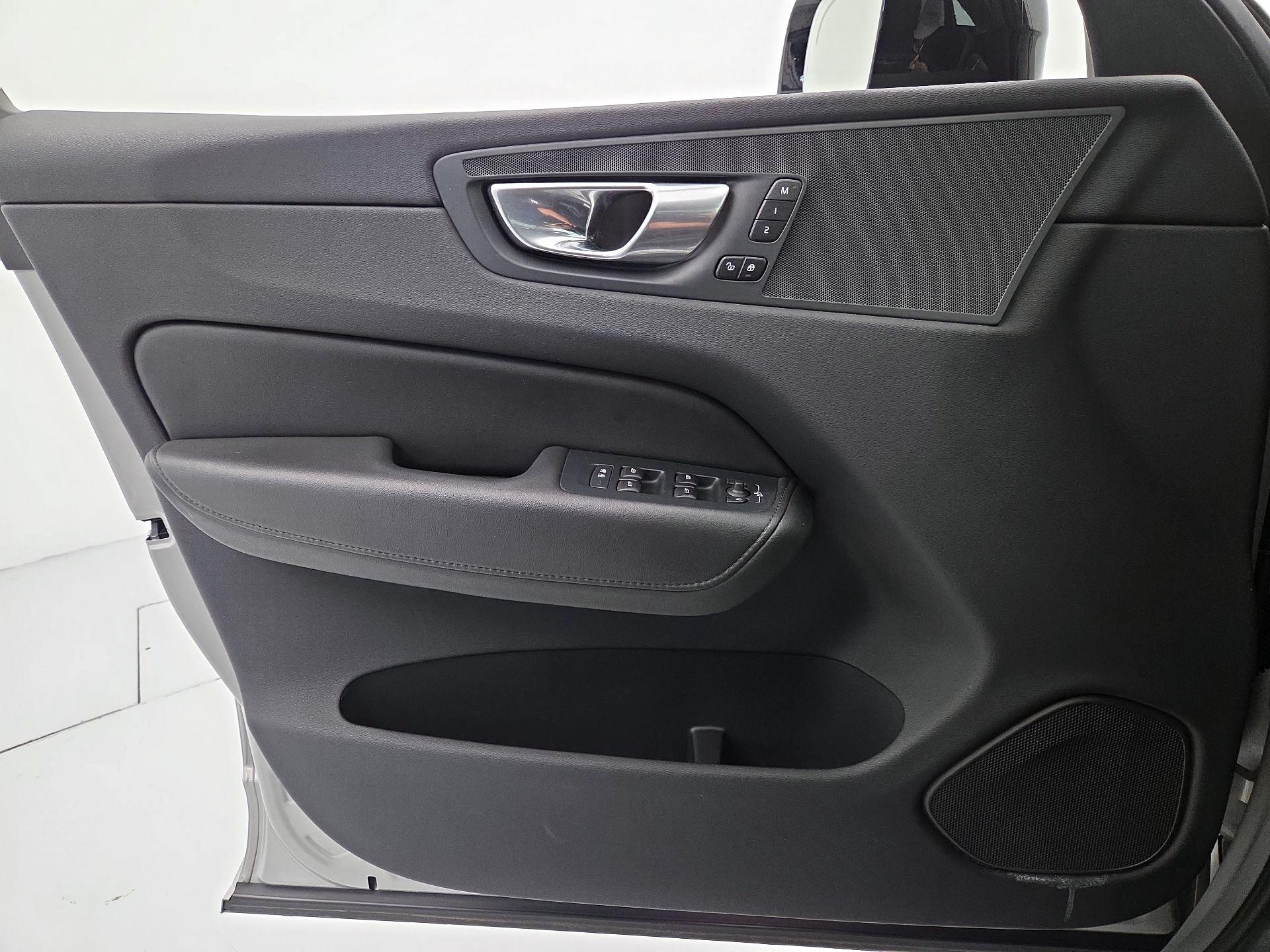 Thumbnail: 2024 Volvo XC60 - 12