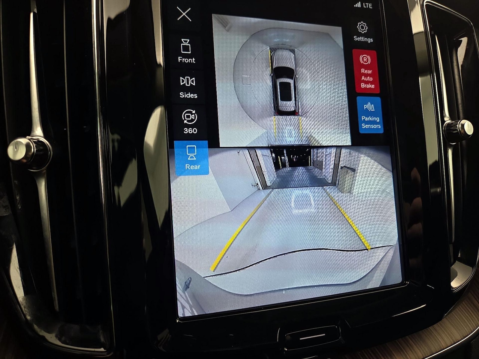 2024 Volvo XC60 Plus - Photo 15