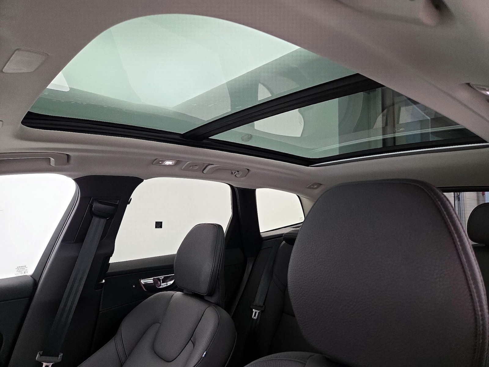 2024 Volvo XC60 Plus - Photo 20