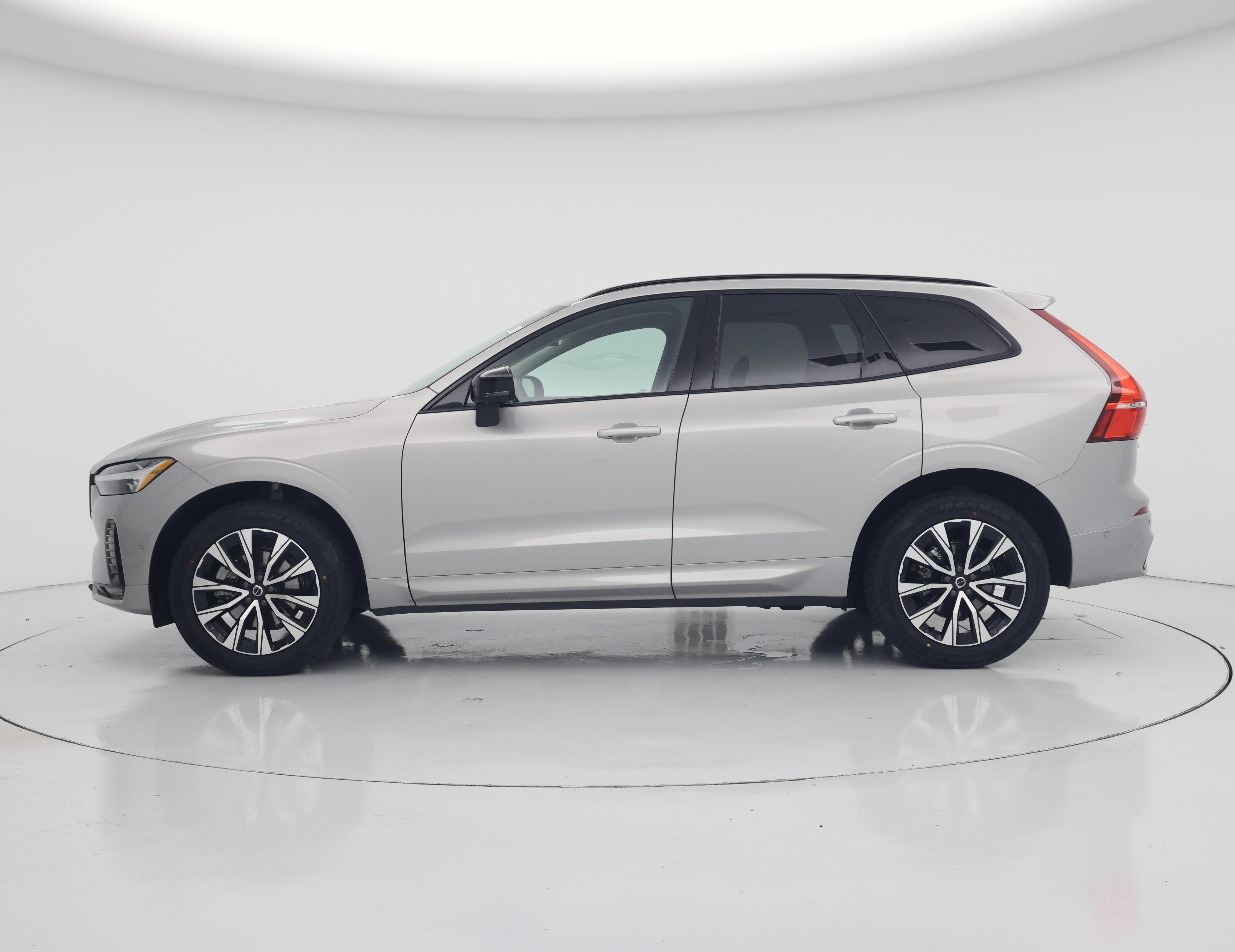 Thumbnail: 2024 Volvo XC60 - 3