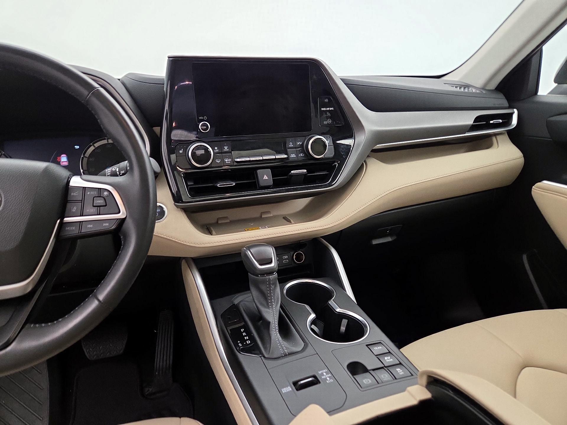 Thumbnail: 2024 Toyota Highlander - 9
