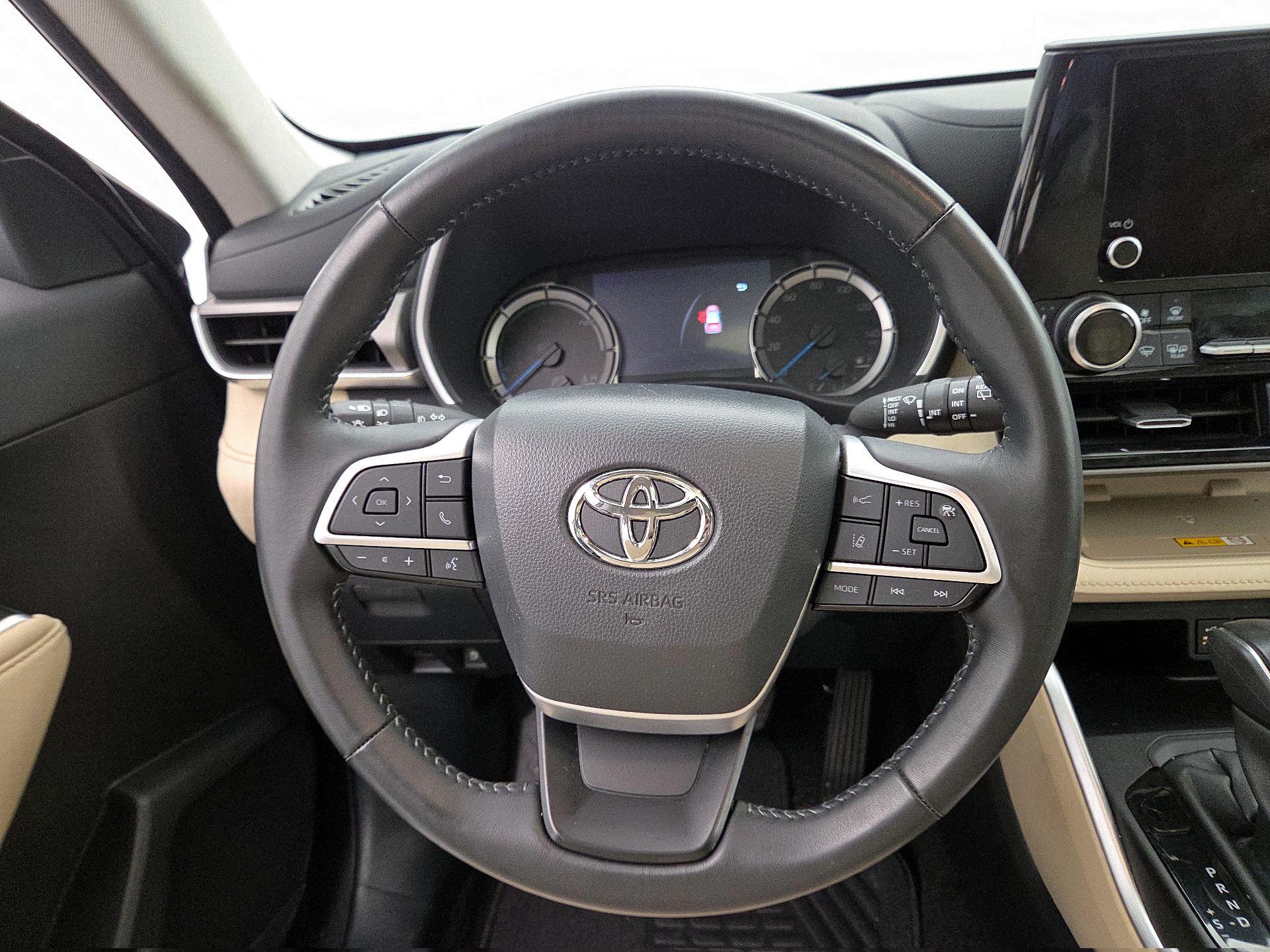 Thumbnail: 2024 Toyota Highlander - 10
