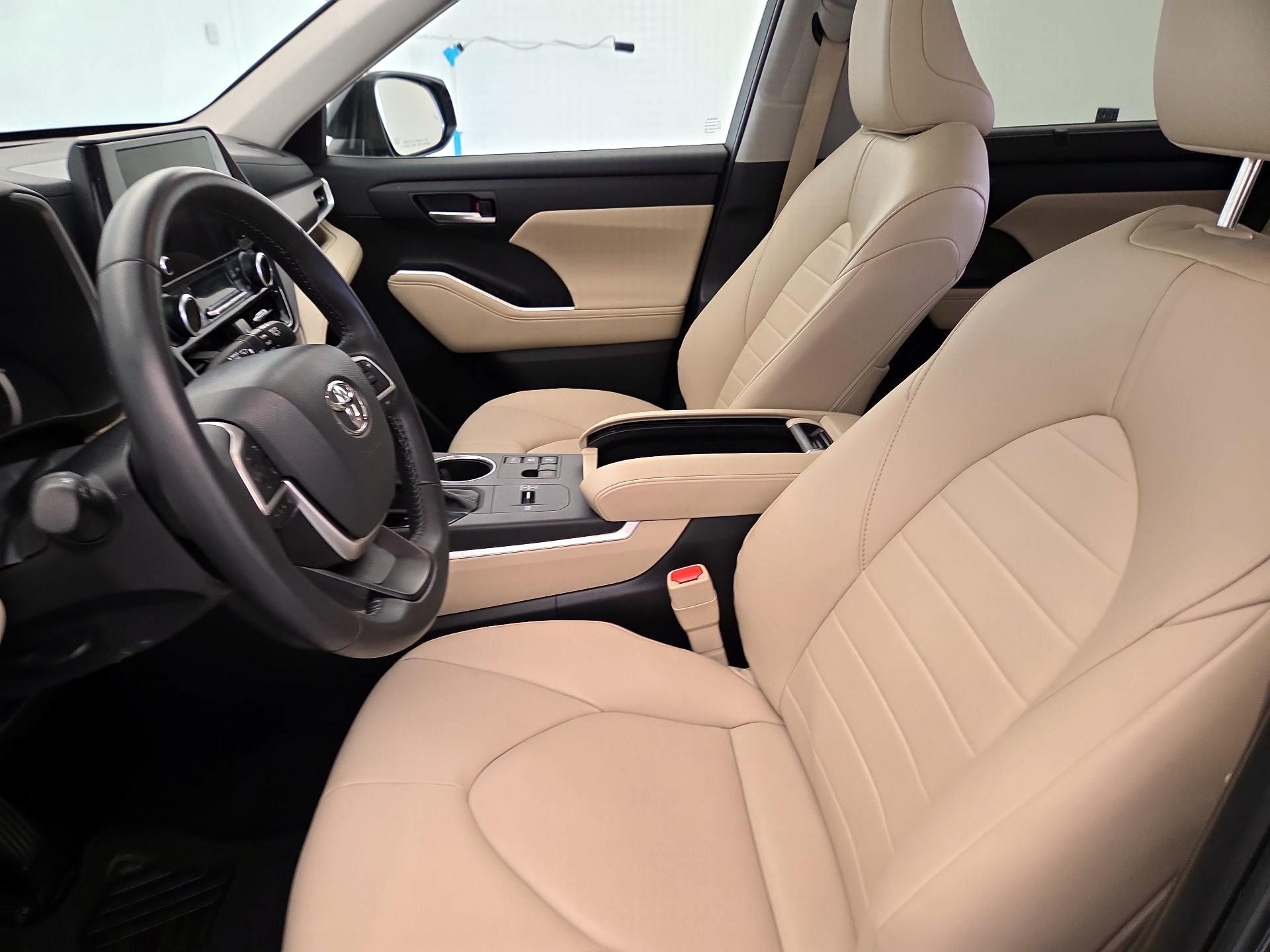 Thumbnail: 2024 Toyota Highlander - 11