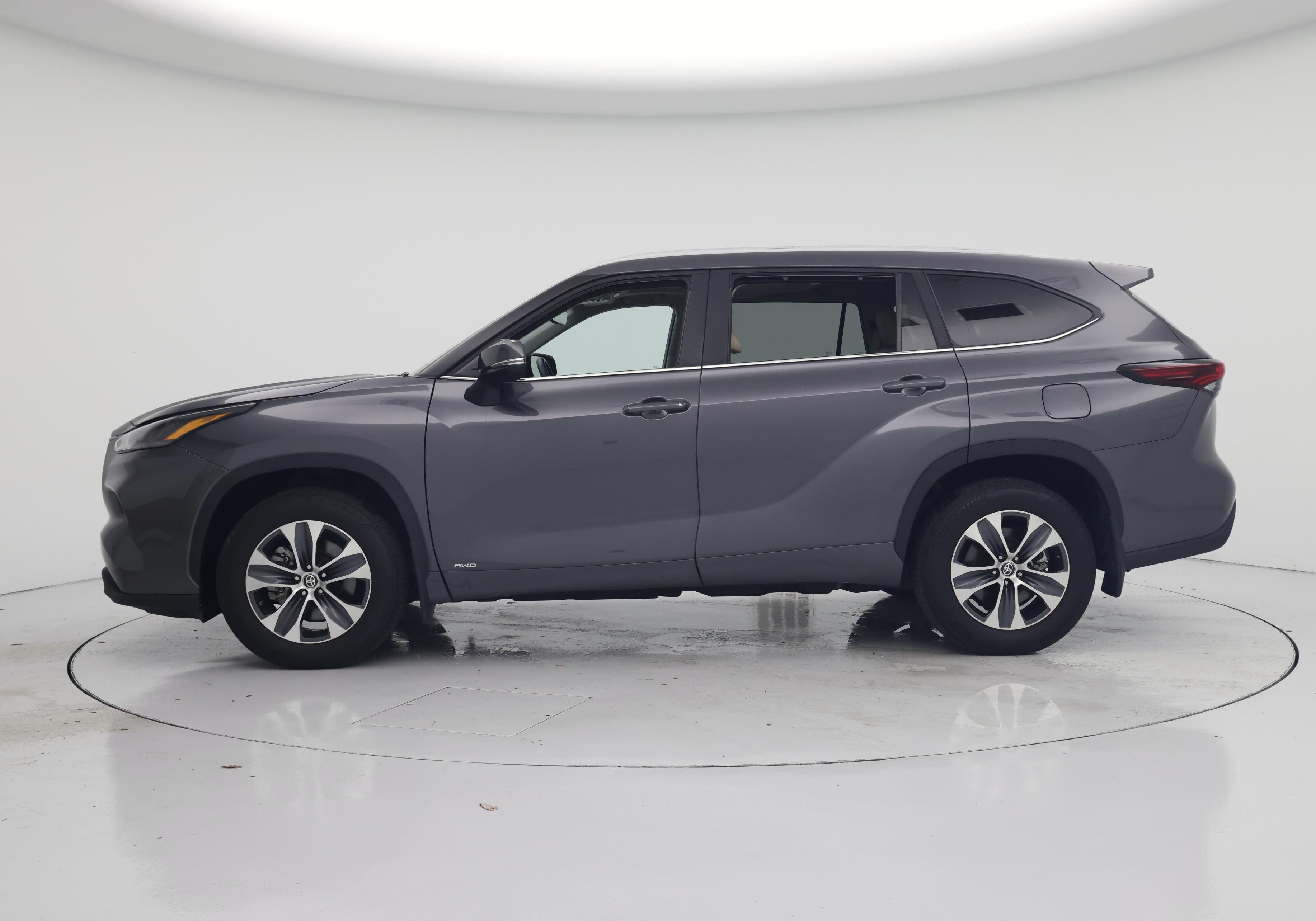 Thumbnail: 2024 Toyota Highlander - 3