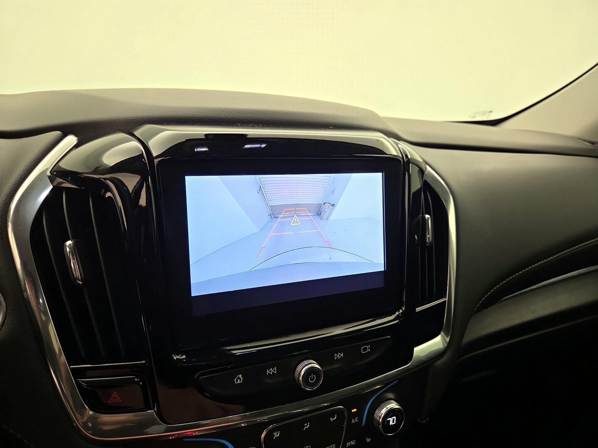 Thumbnail: 2021 Chevrolet Traverse - 14