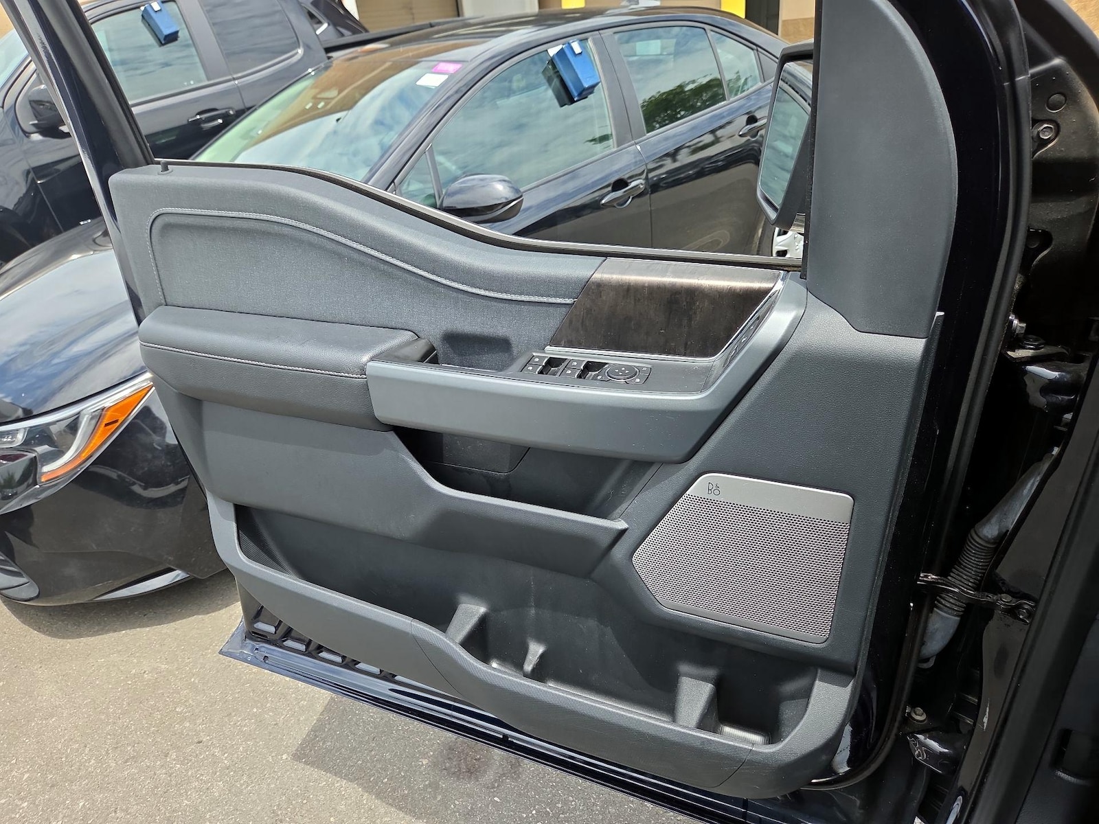 2022 Ford F-150 Lariat - Photo 13