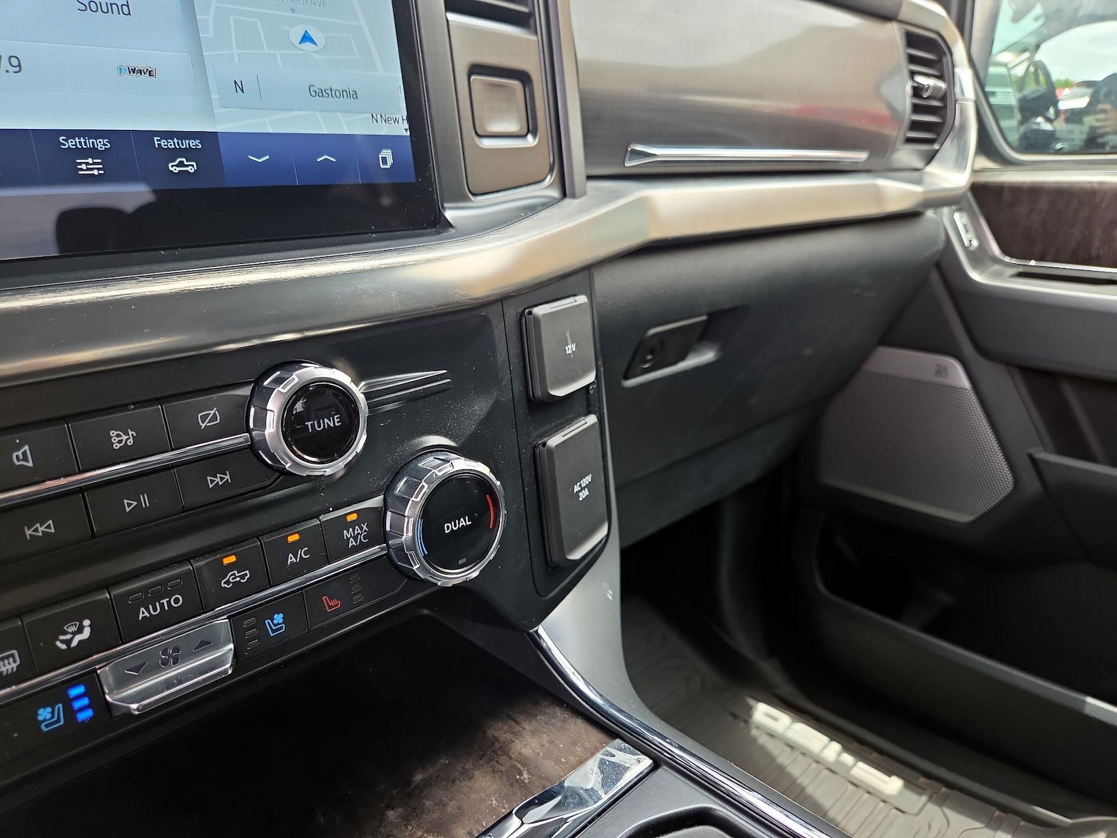 2022 Ford F-150 Lariat - Photo 19