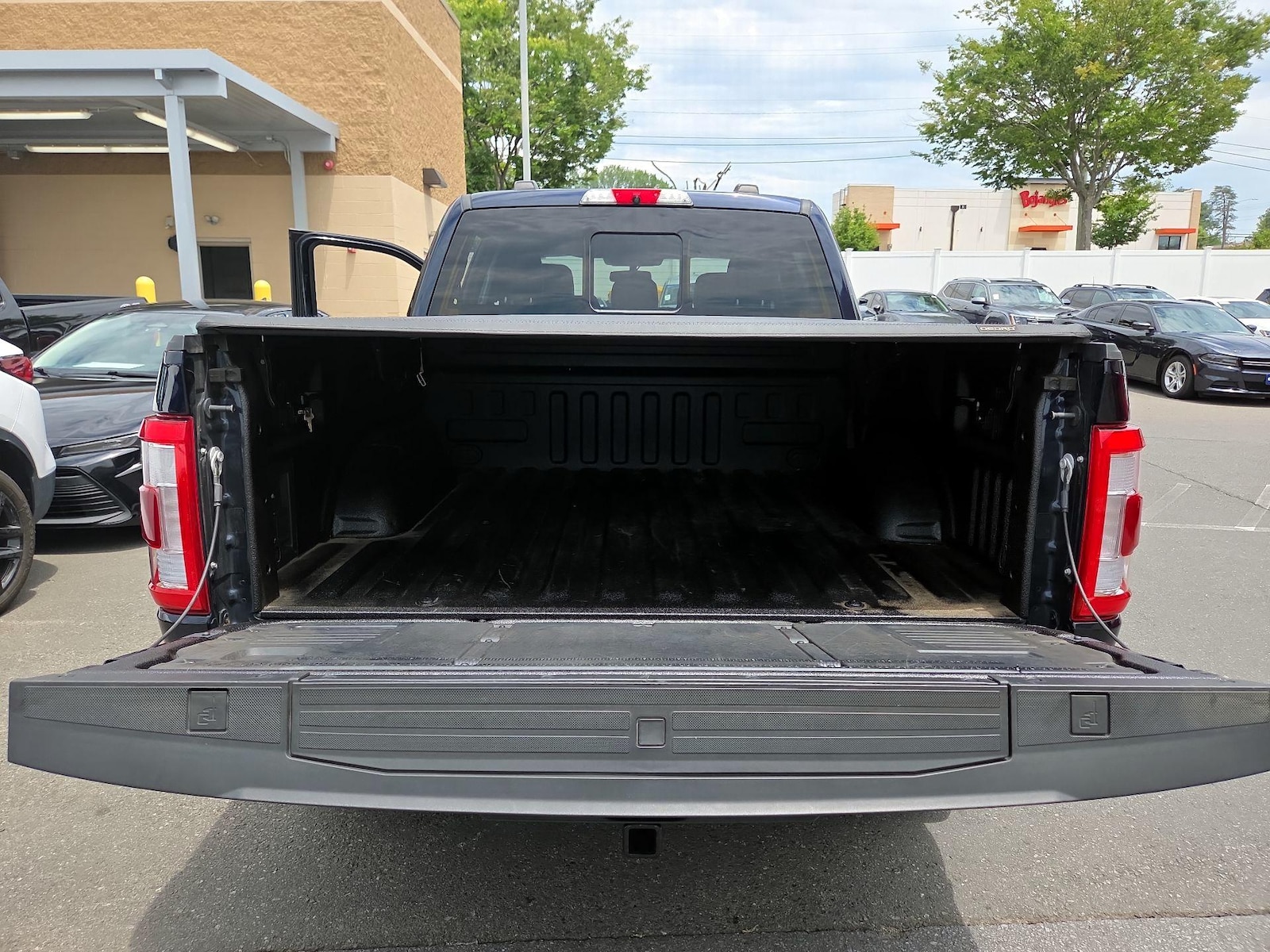 2022 Ford F-150 Lariat - Photo 22