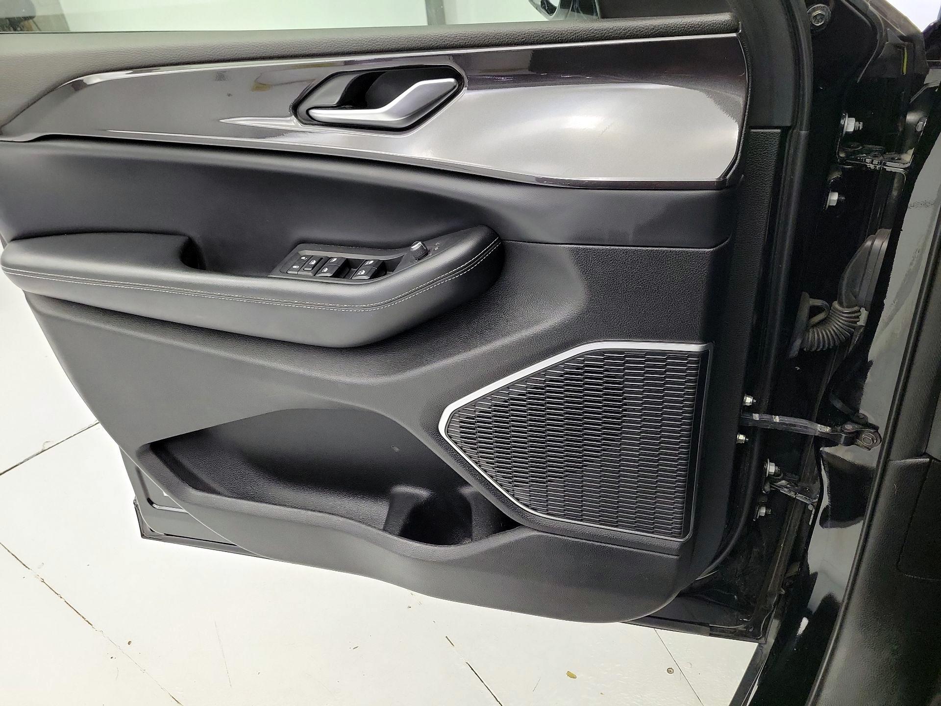 Thumbnail: 2022 Jeep Grand Cherokee - 12