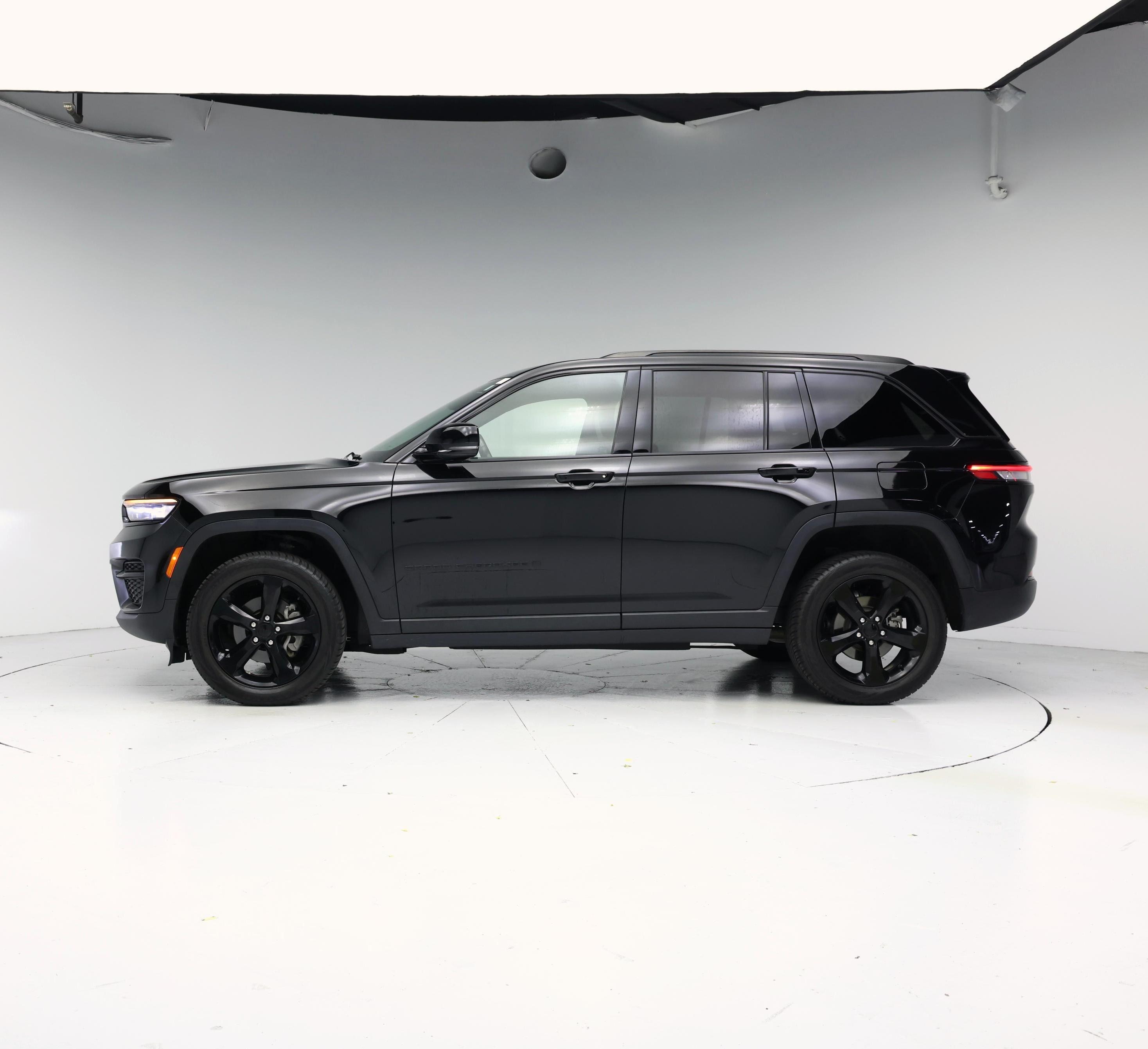 Thumbnail: 2022 Jeep Grand Cherokee - 3